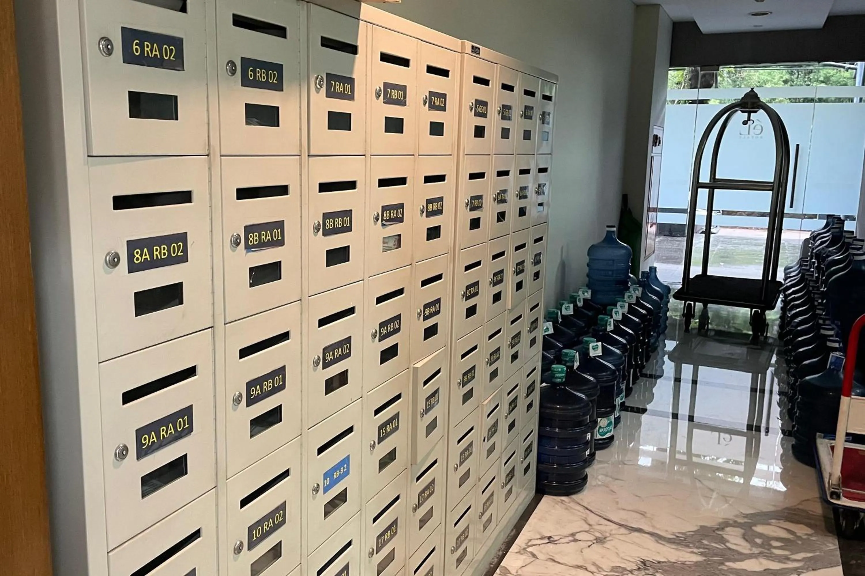 Area and facilities in eL ROYALE by Farizi Rooms