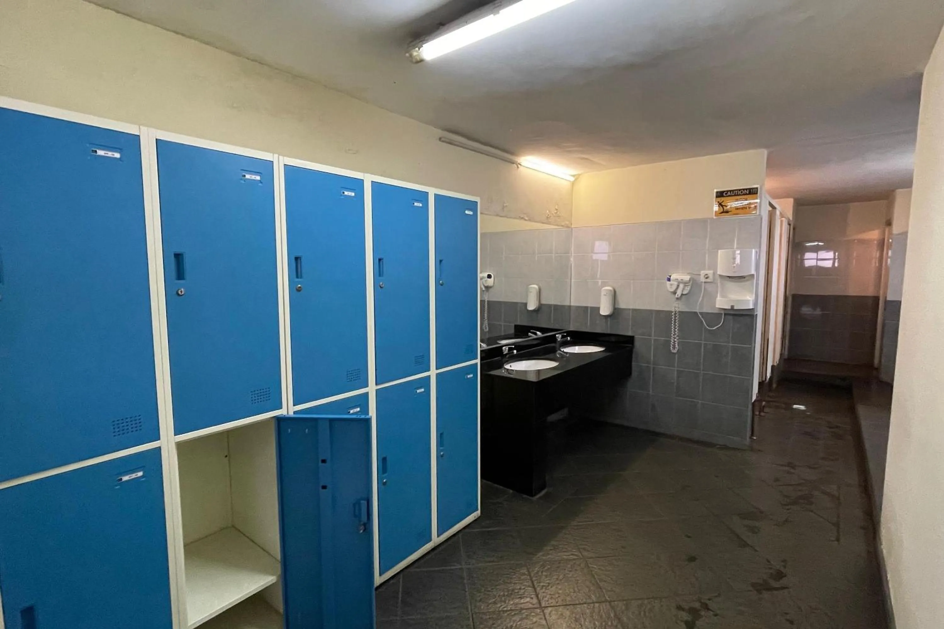 Area and facilities in eL ROYALE by Farizi Rooms