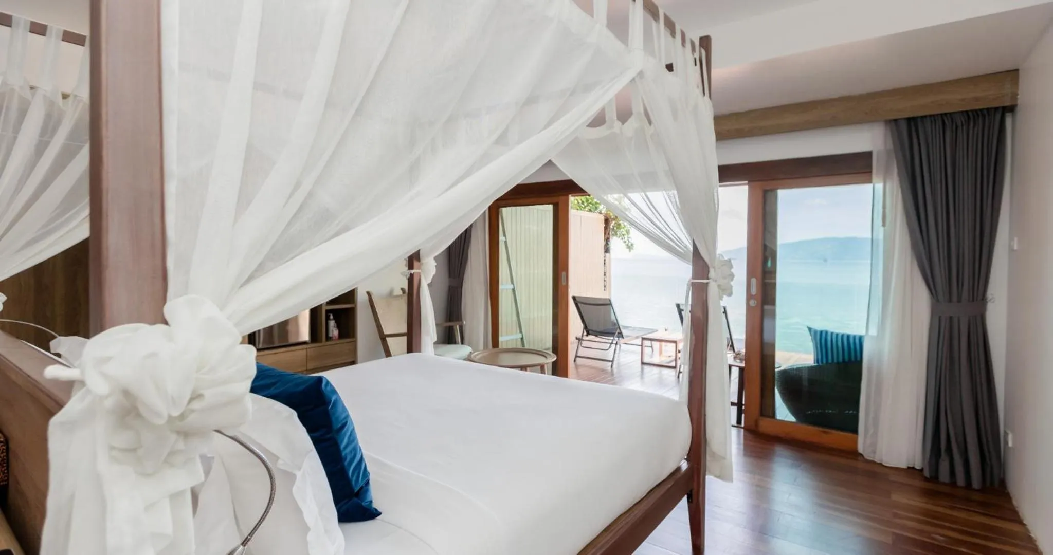 Bed in The Cliff Lipe