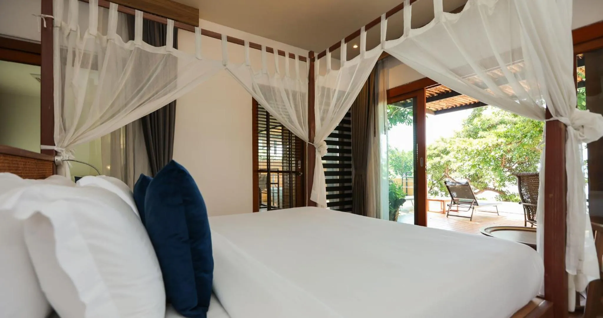 Bed in The Cliff Lipe