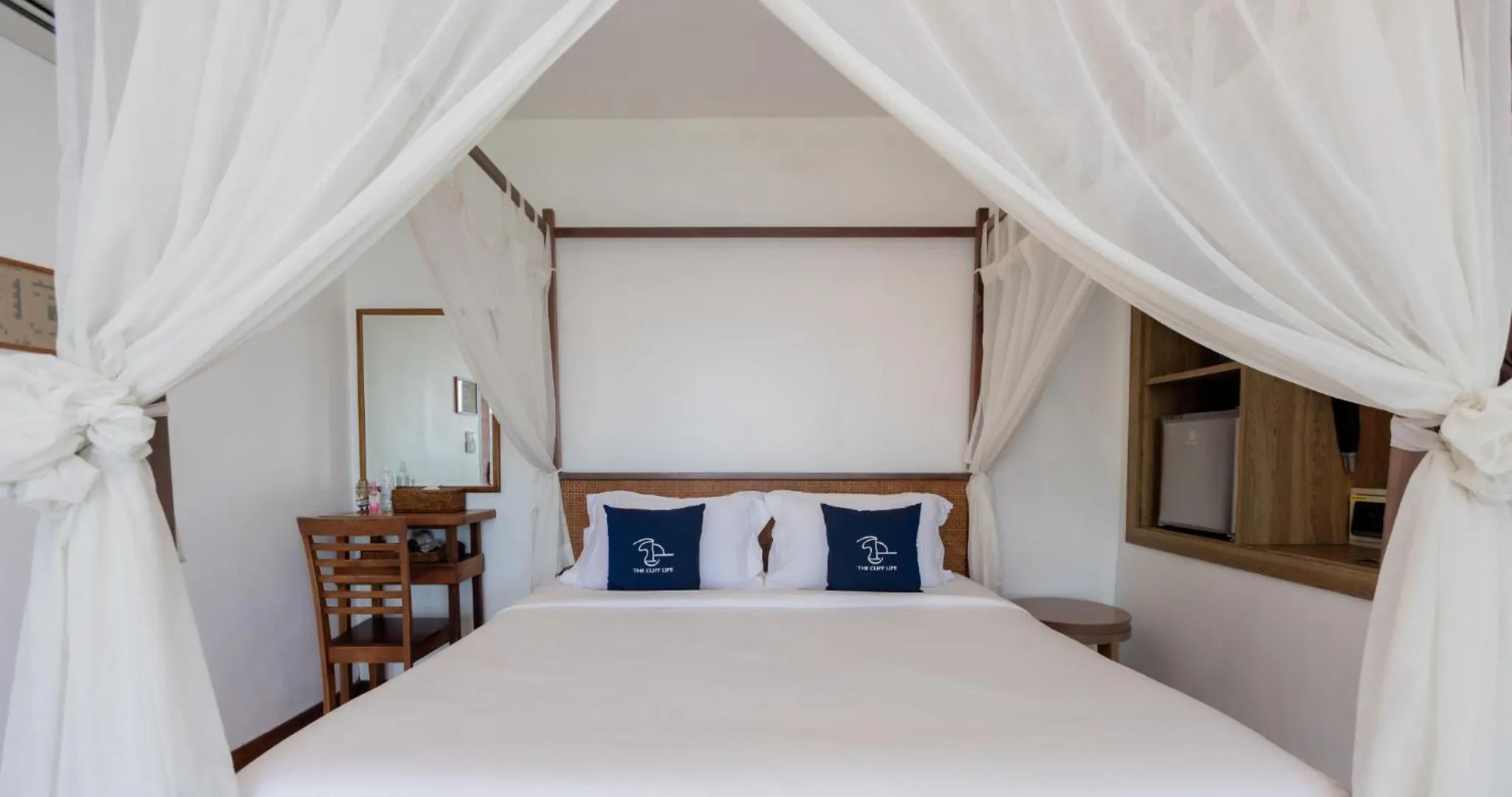 Bed in The Cliff Lipe