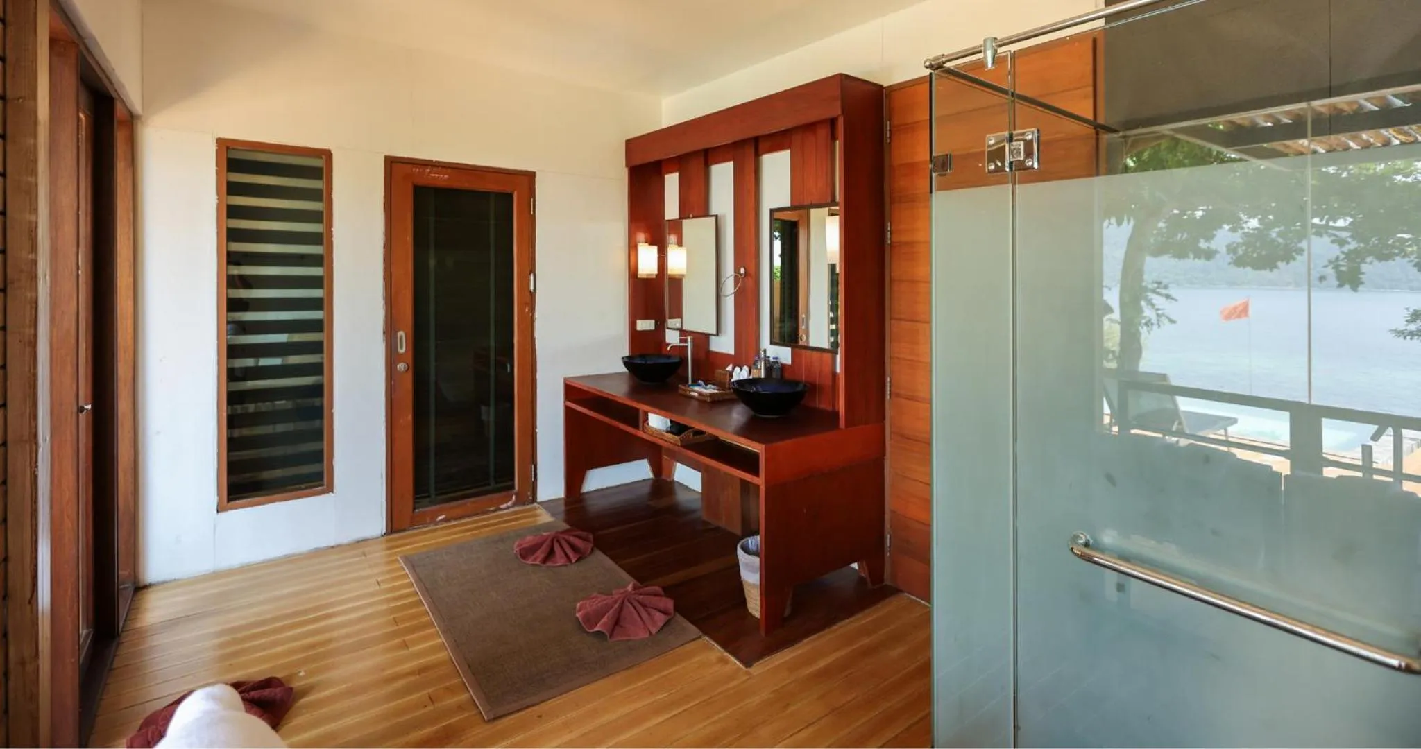 Bathroom in The Cliff Lipe