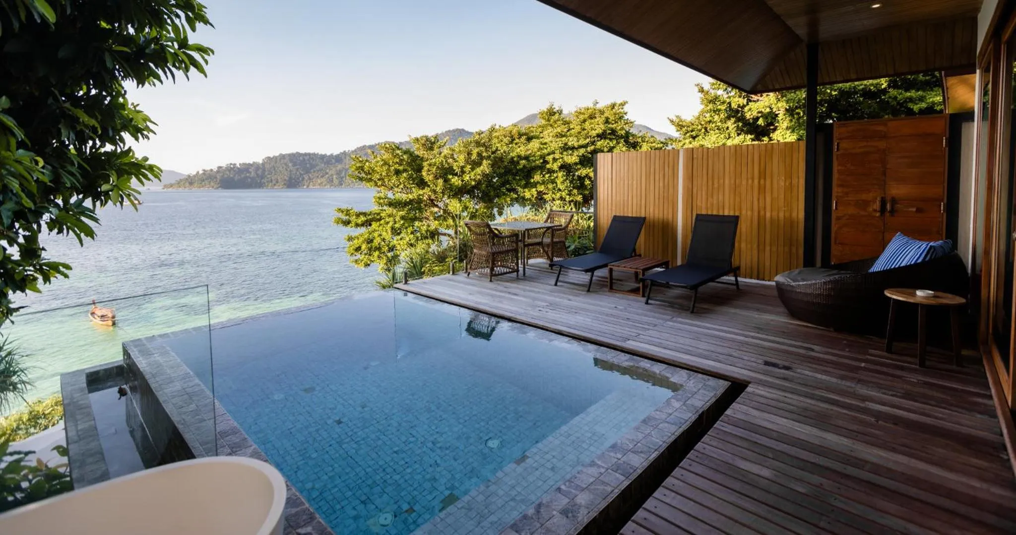 Swimming pool in The Cliff Lipe