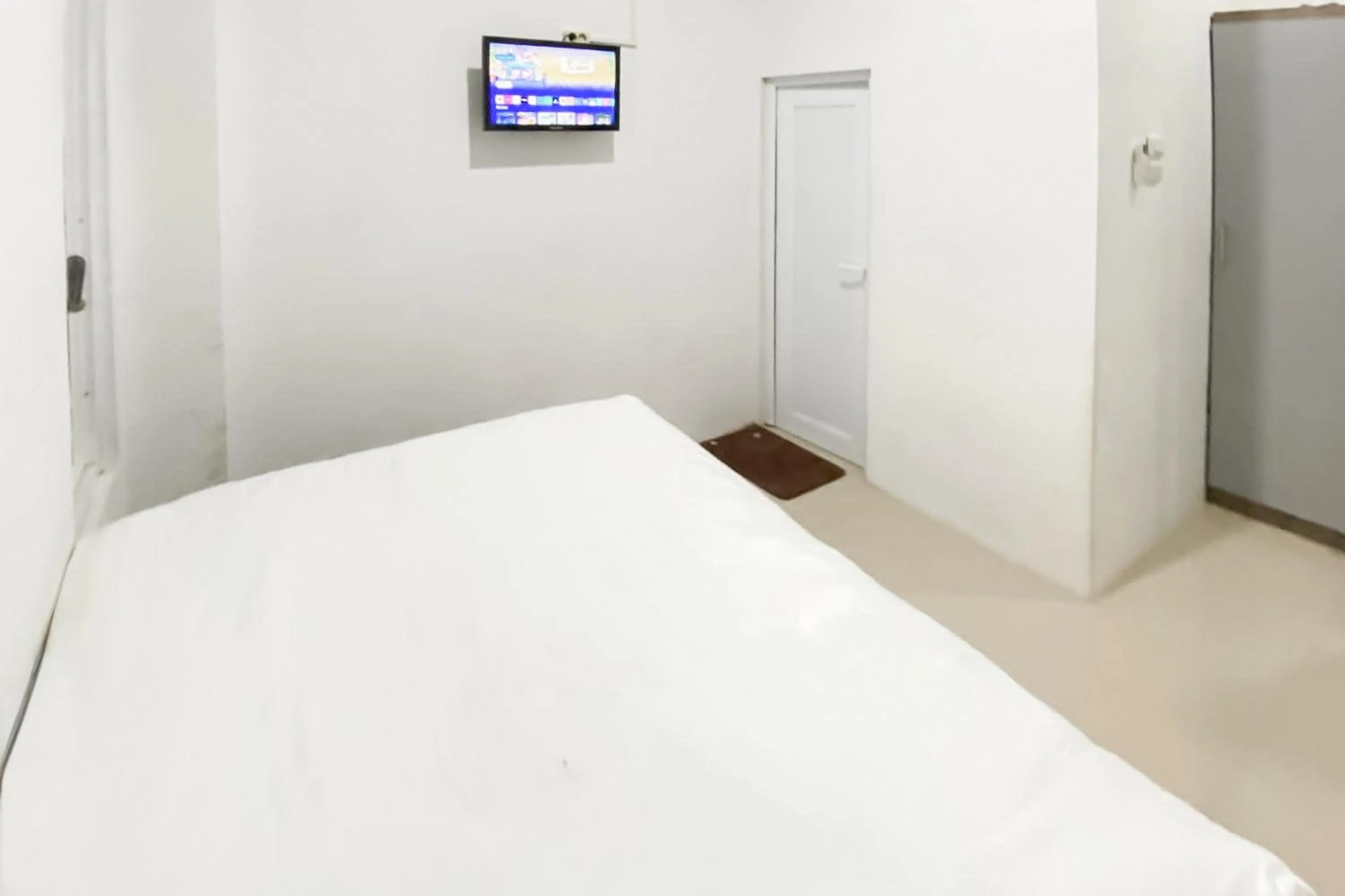 Bedroom, Bed in RedDoorz Syariah Medina House Aceh