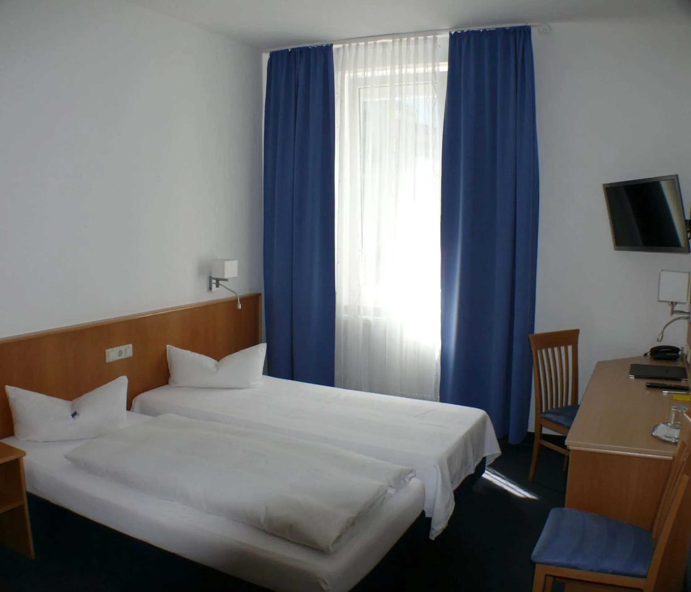 Day, Bed in Hotel Garni - Haus Gemmer