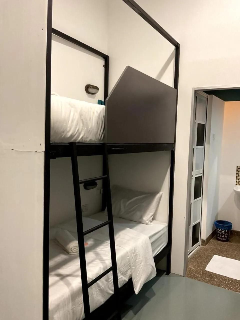 bunk bed, Bed in 39 Love Lane - Smart Intelligent Inn Georgetown