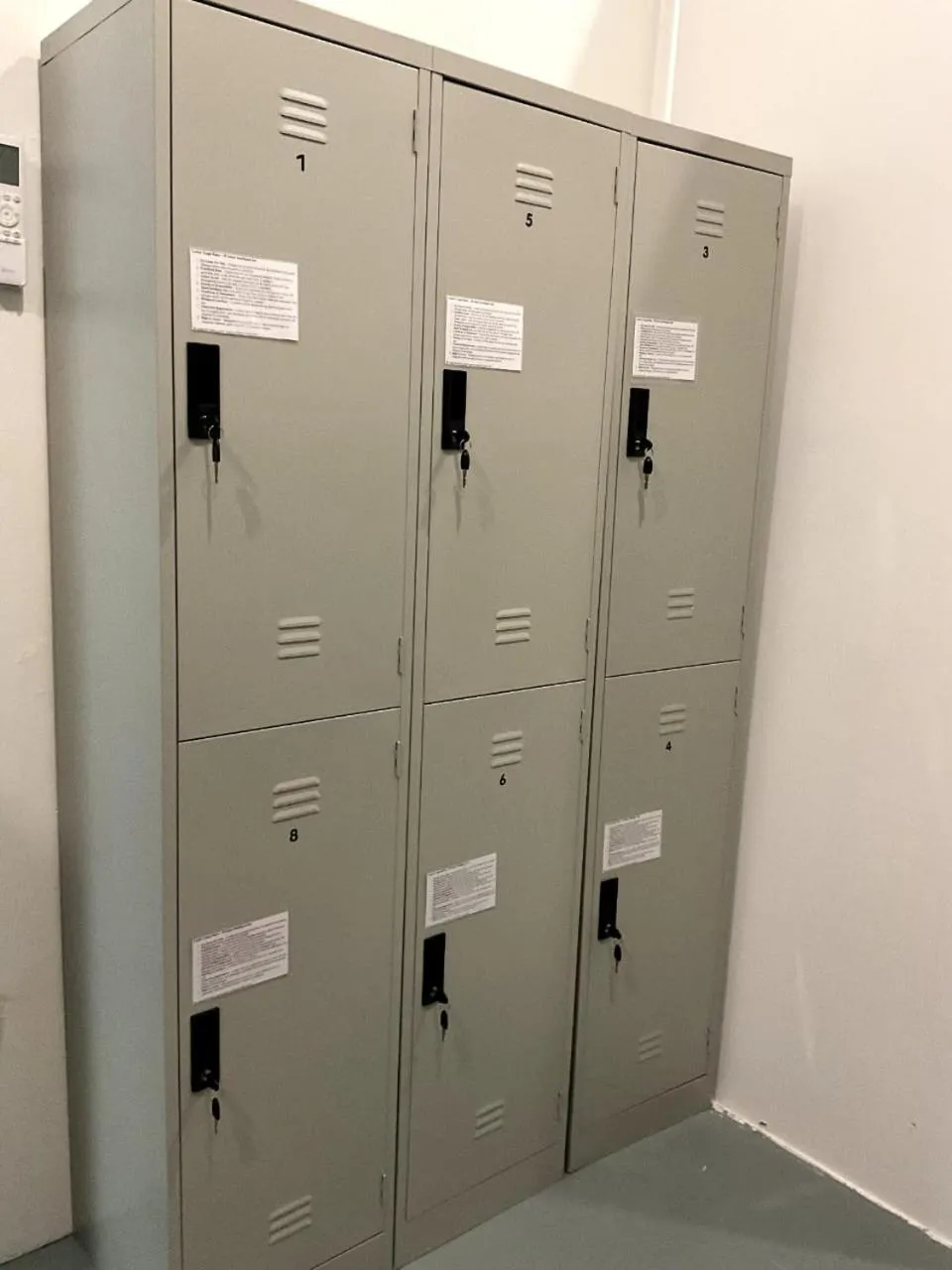 locker in 39 Love Lane - Smart Intelligent Inn Georgetown