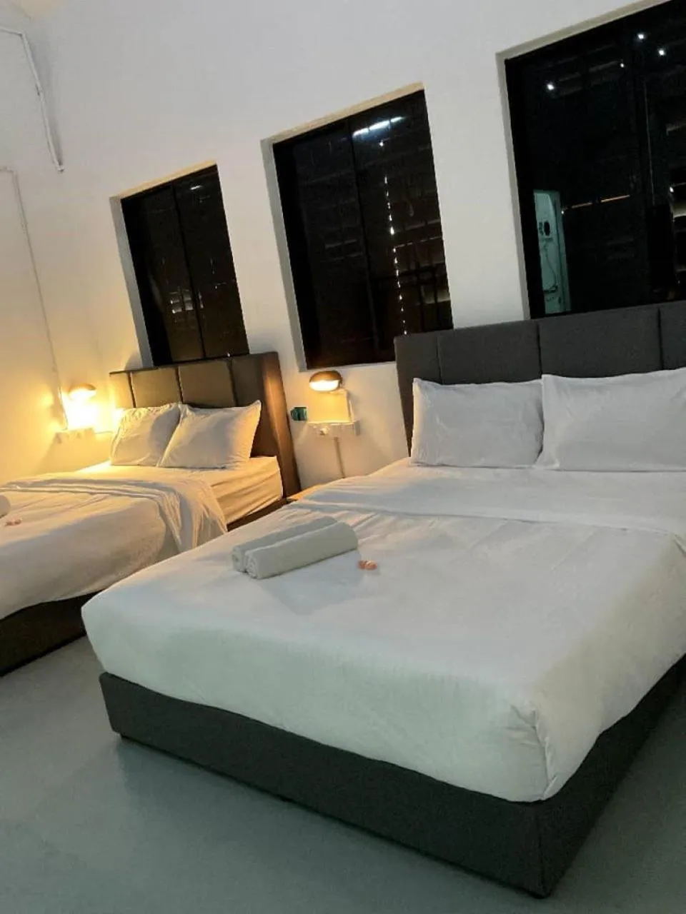 Bedroom, Bed in 39 Love Lane - Smart Intelligent Inn Georgetown