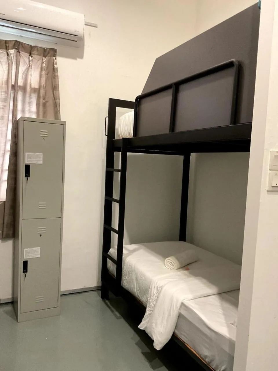 bunk bed, Bed in 39 Love Lane - Smart Intelligent Inn Georgetown