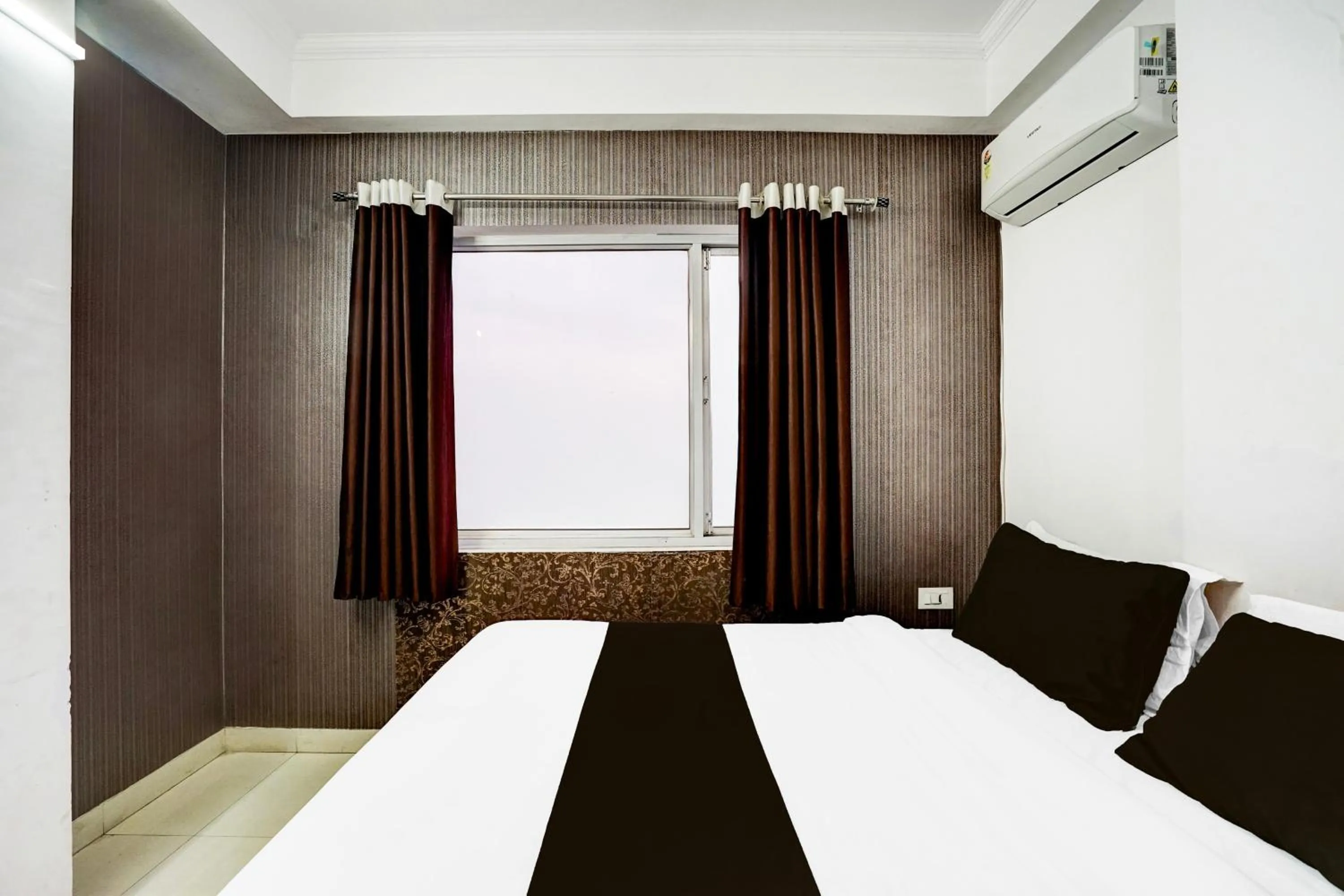 Bedroom, Bed in Super Hotel O Jagatpura Near JTM Mall Formerly Royan Inn
