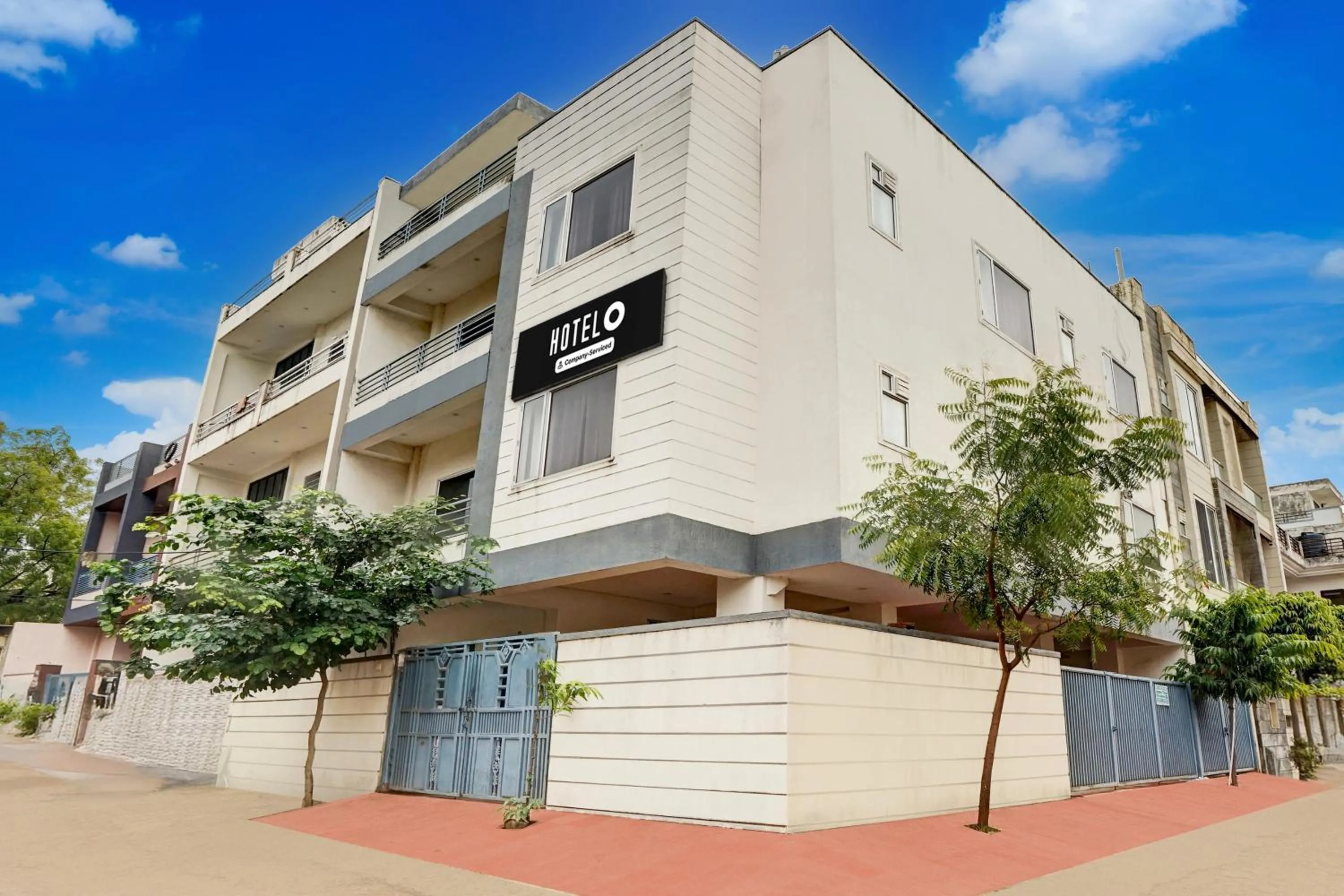 Facade/entrance in Hotel O Jagatpura Near JTM Mall Formerly Royan Inn