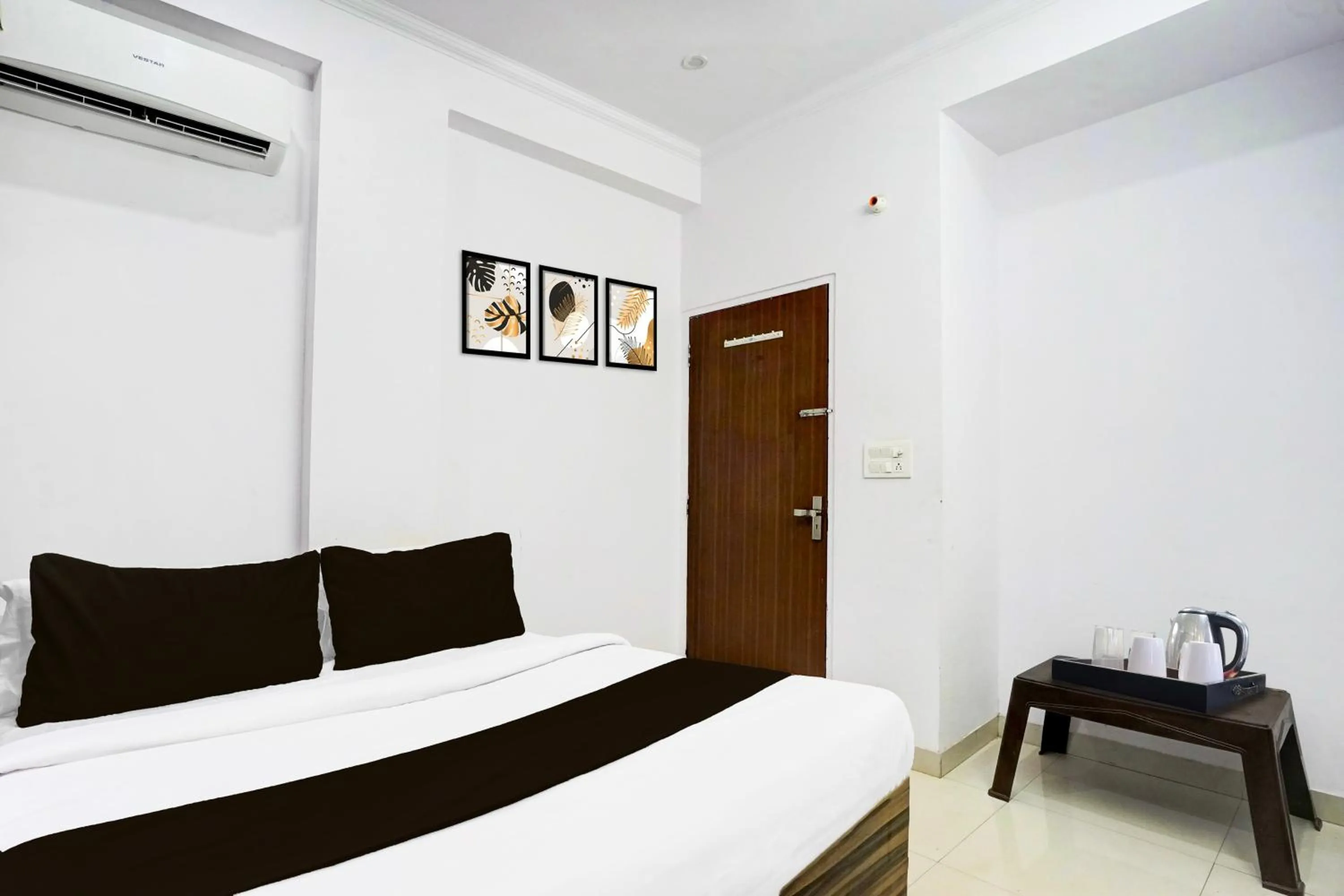 Bedroom, Bed in Super Hotel O Jagatpura Near JTM Mall Formerly Royan Inn