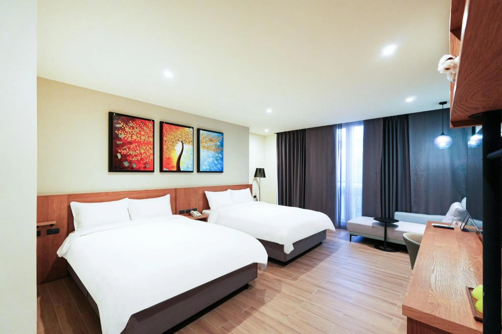 Photo of the whole room in Sun Lake Hotel