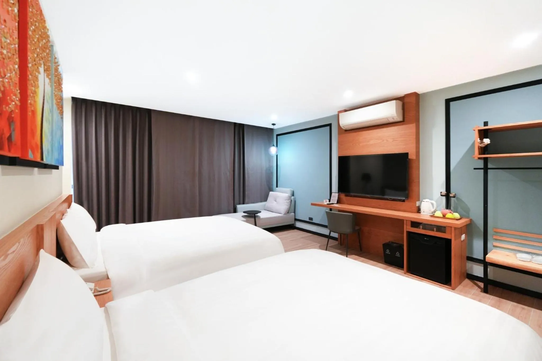 Photo of the whole room in Sun Lake Hotel