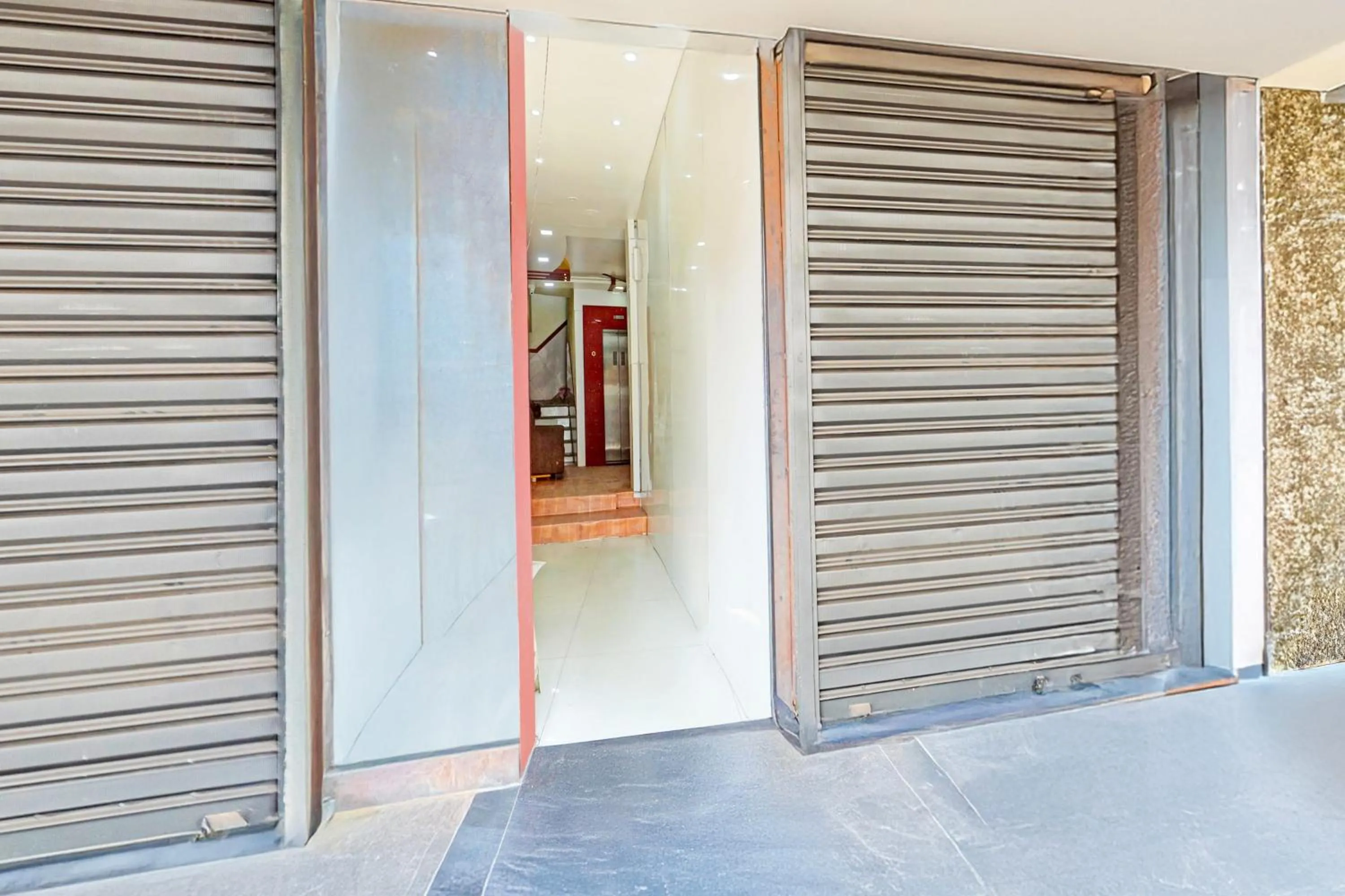 Facade/entrance in Super Hotel O Kesarganj Formerly Suman Palace