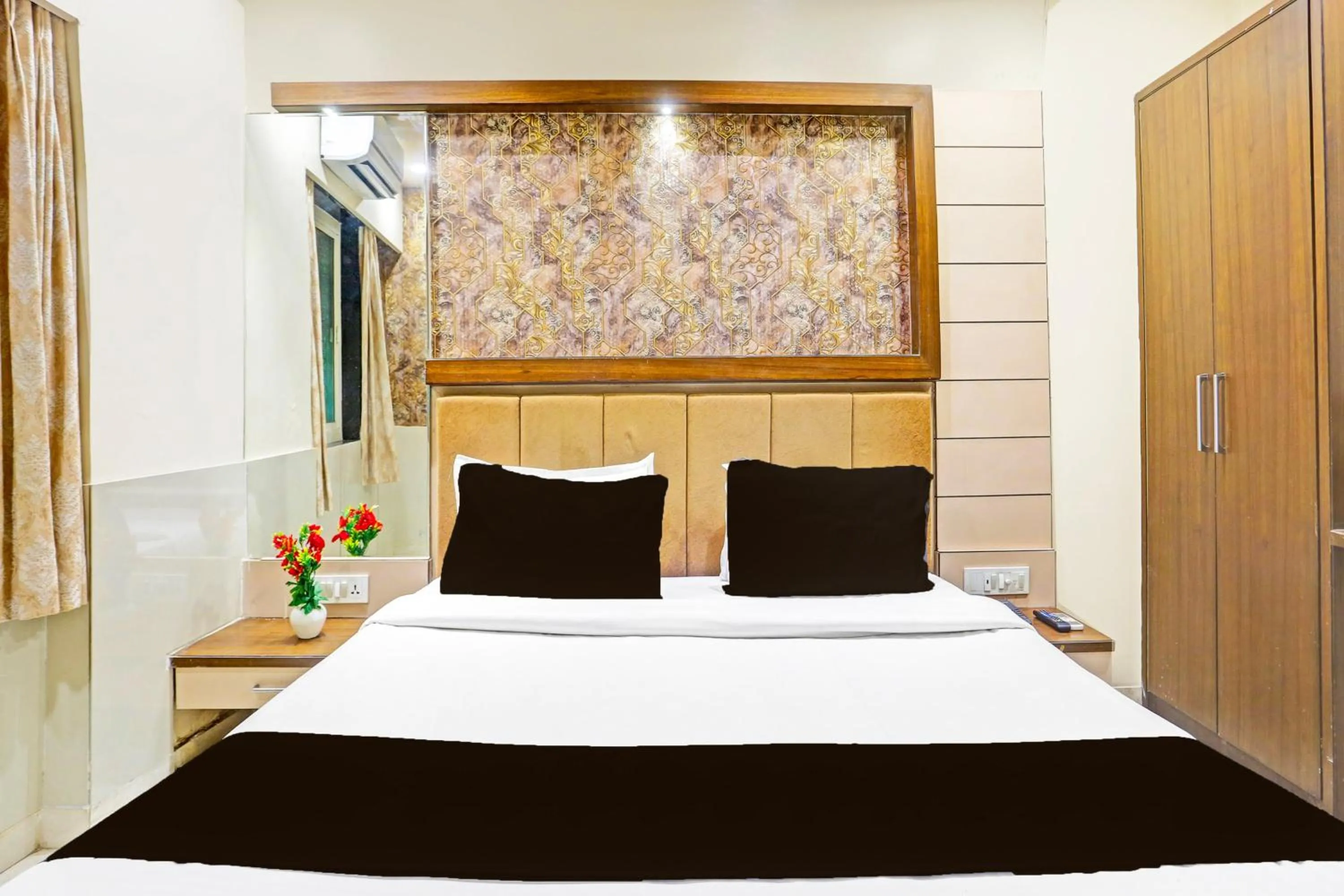 Bedroom, Bed in Super Hotel O Kesarganj Formerly Suman Palace