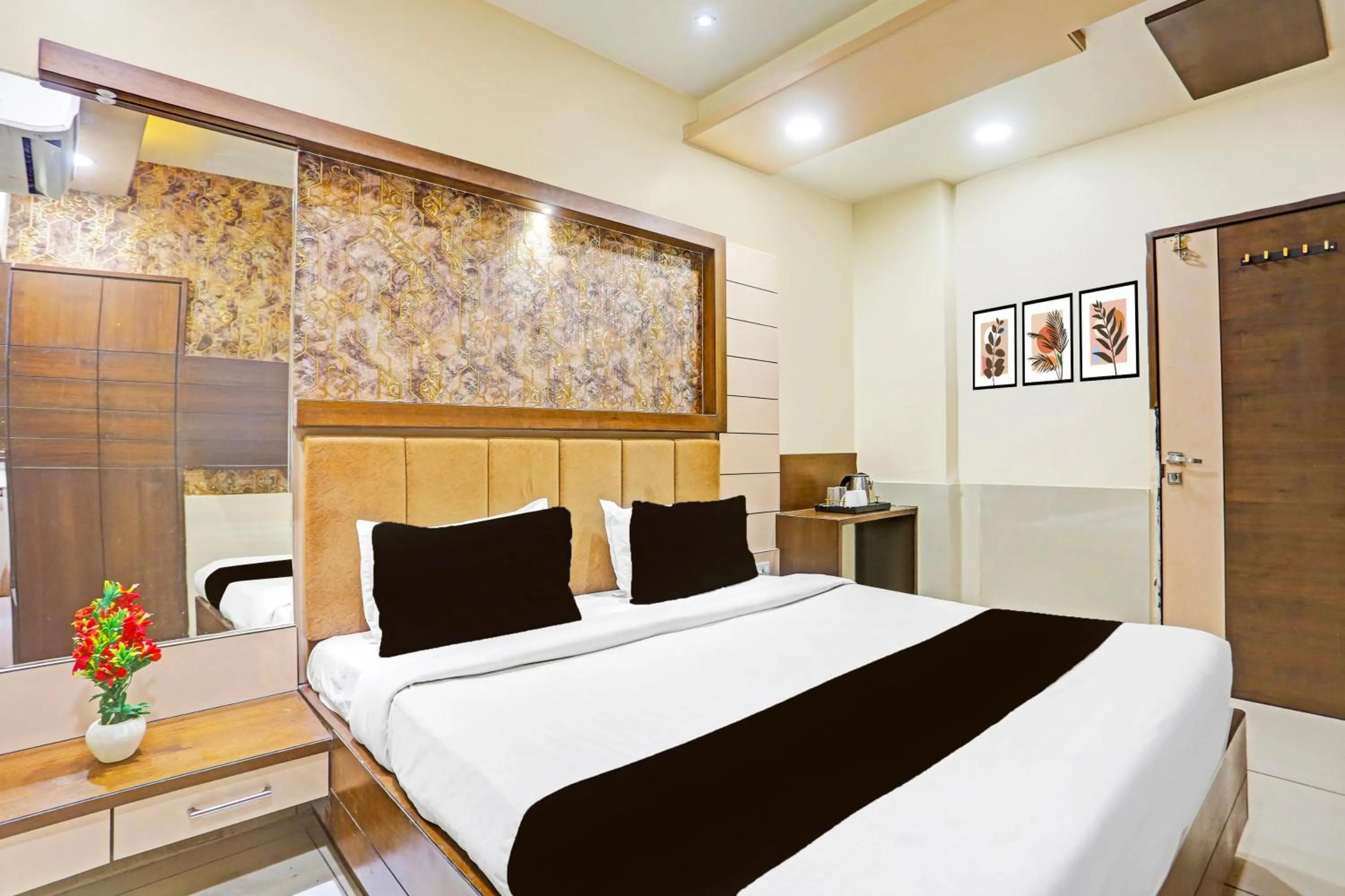 Bedroom, Bed in Super Hotel O Kesarganj Formerly Suman Palace