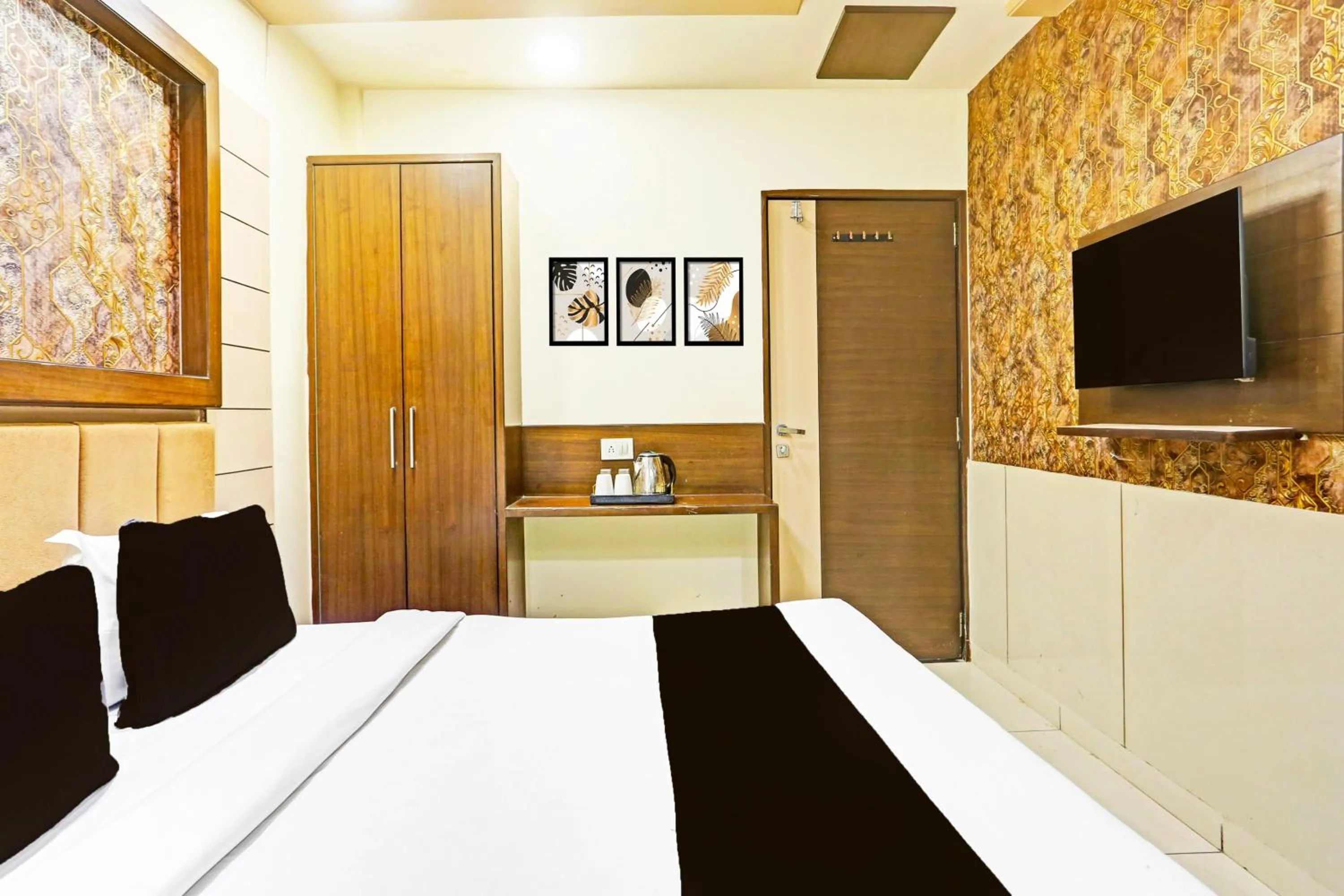 Bedroom, Bed in Super Hotel O Kesarganj Formerly Suman Palace