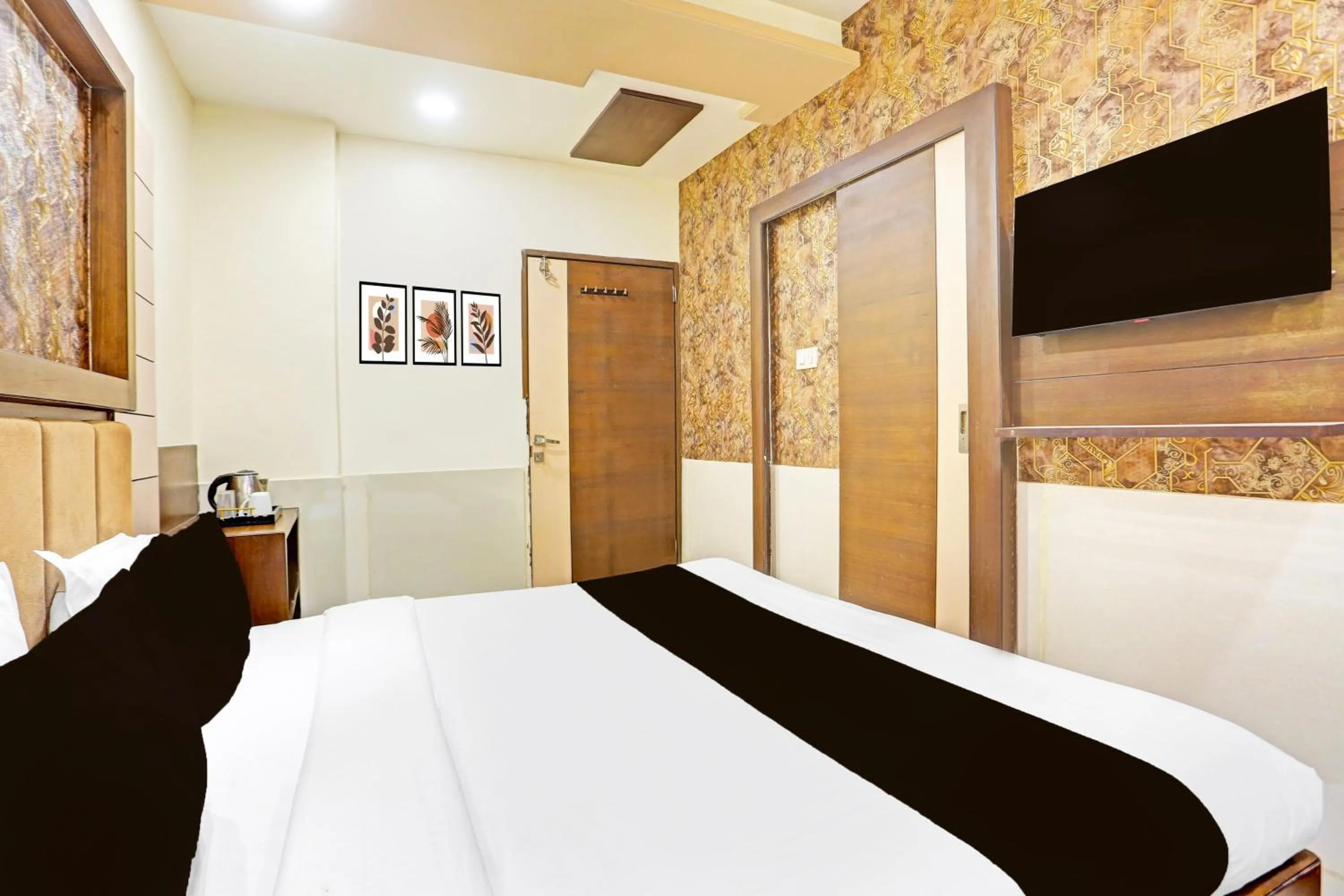 Bedroom, Bed in Super Hotel O Kesarganj Formerly Suman Palace