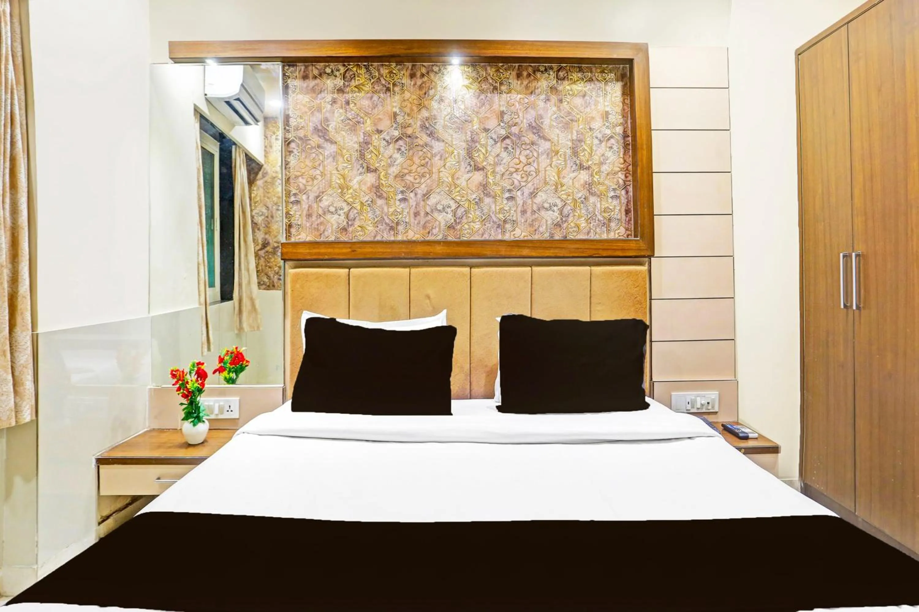 Bedroom, Bed in Super Hotel O Kesarganj Formerly Suman Palace