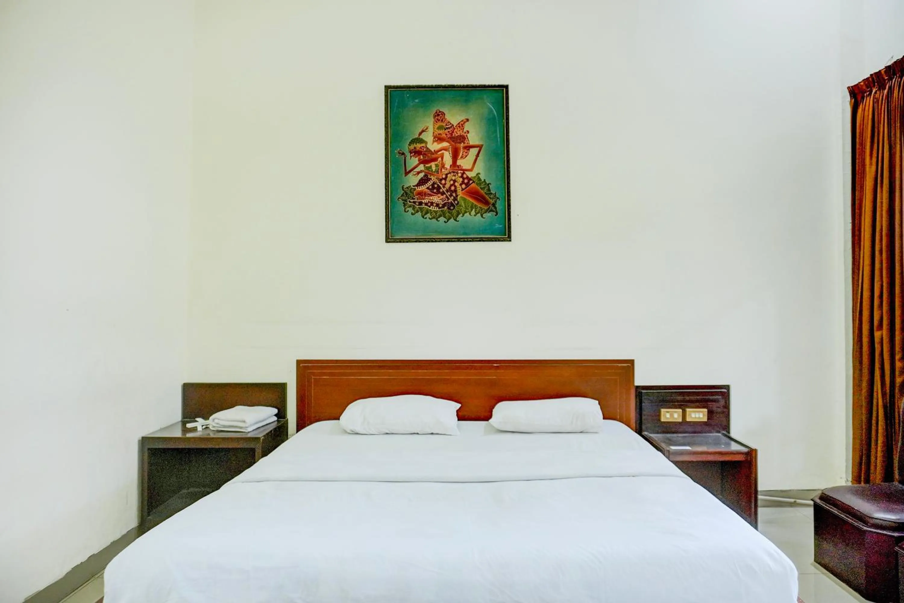 Bedroom in Collection O Pekalongan Near Pasar Batik Setono Formerly Hotel Jayadipa