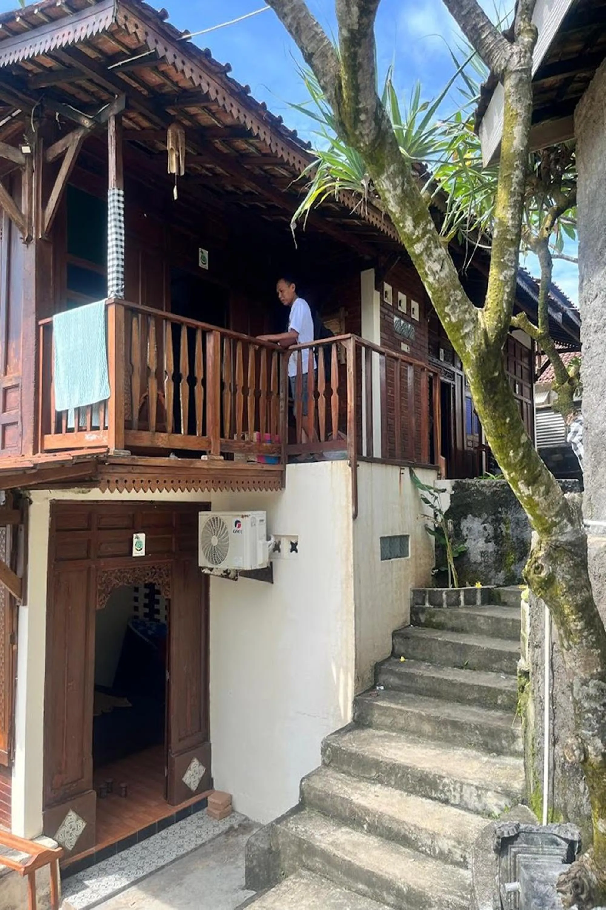 Property building in Karlie Inn