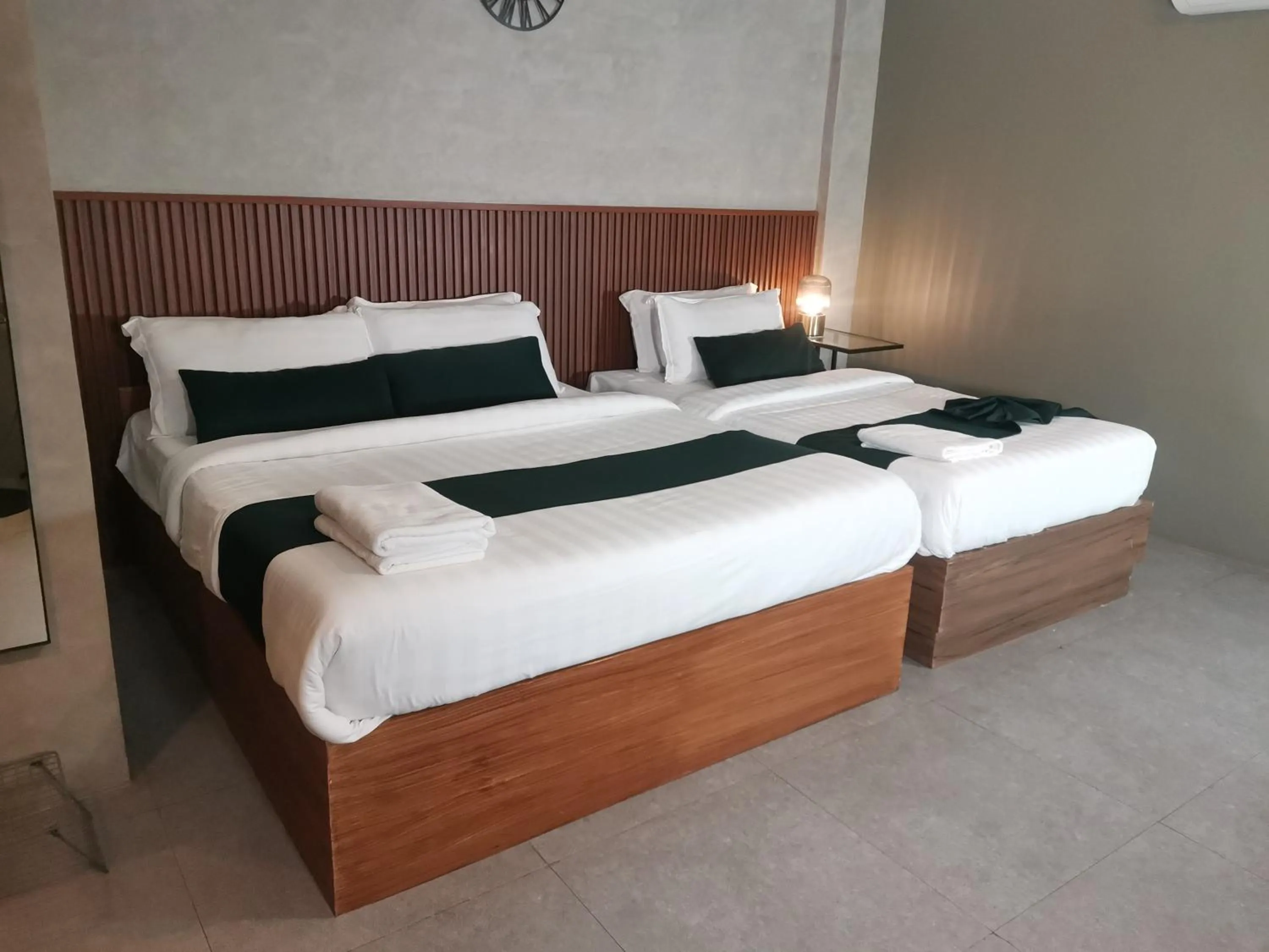 Bedroom, Bed in Townhouse Oak Grey Hotel Near Clark International Airport