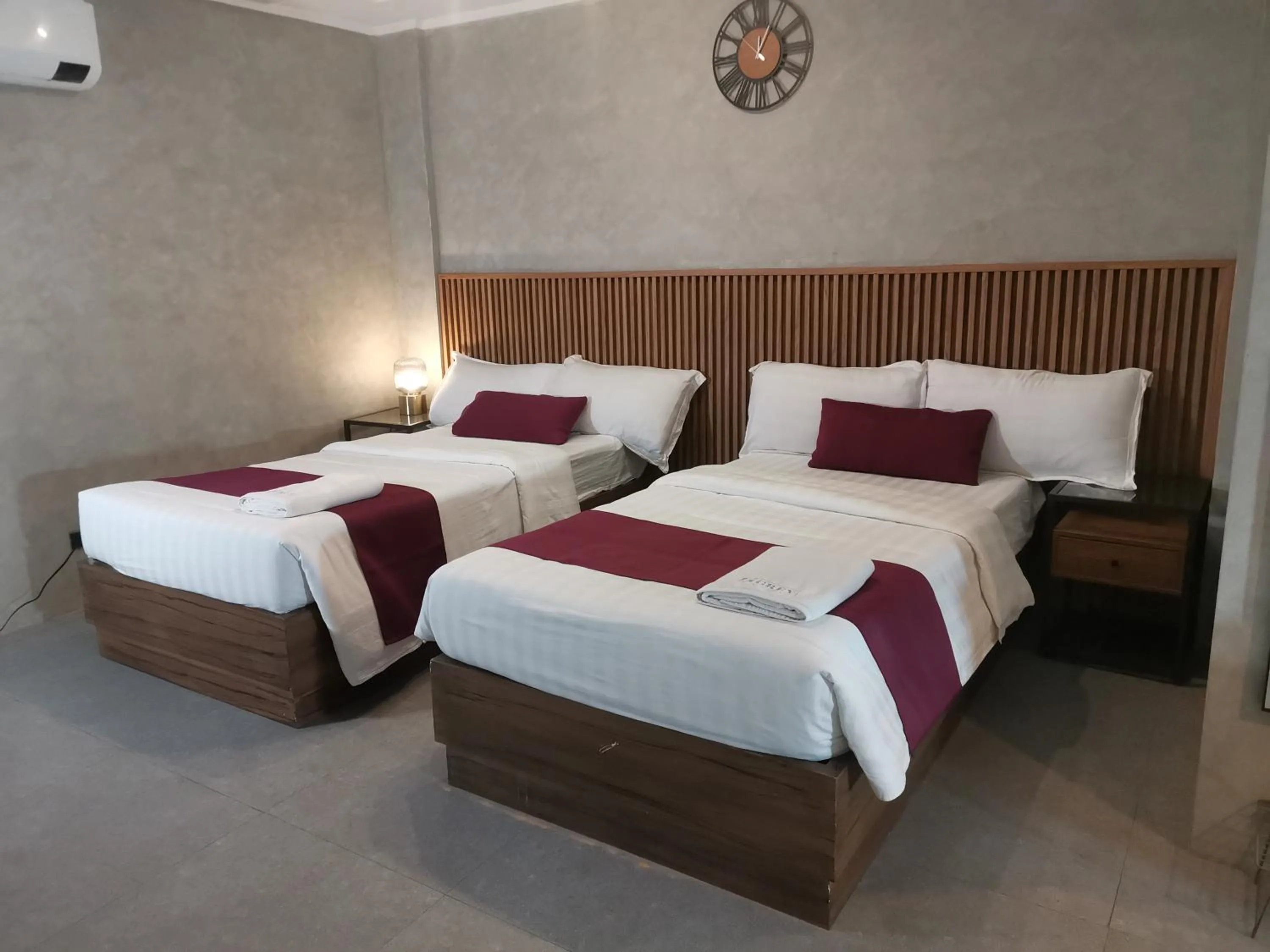 Bedroom, Bed in Townhouse Oak Grey Hotel Near Clark International Airport