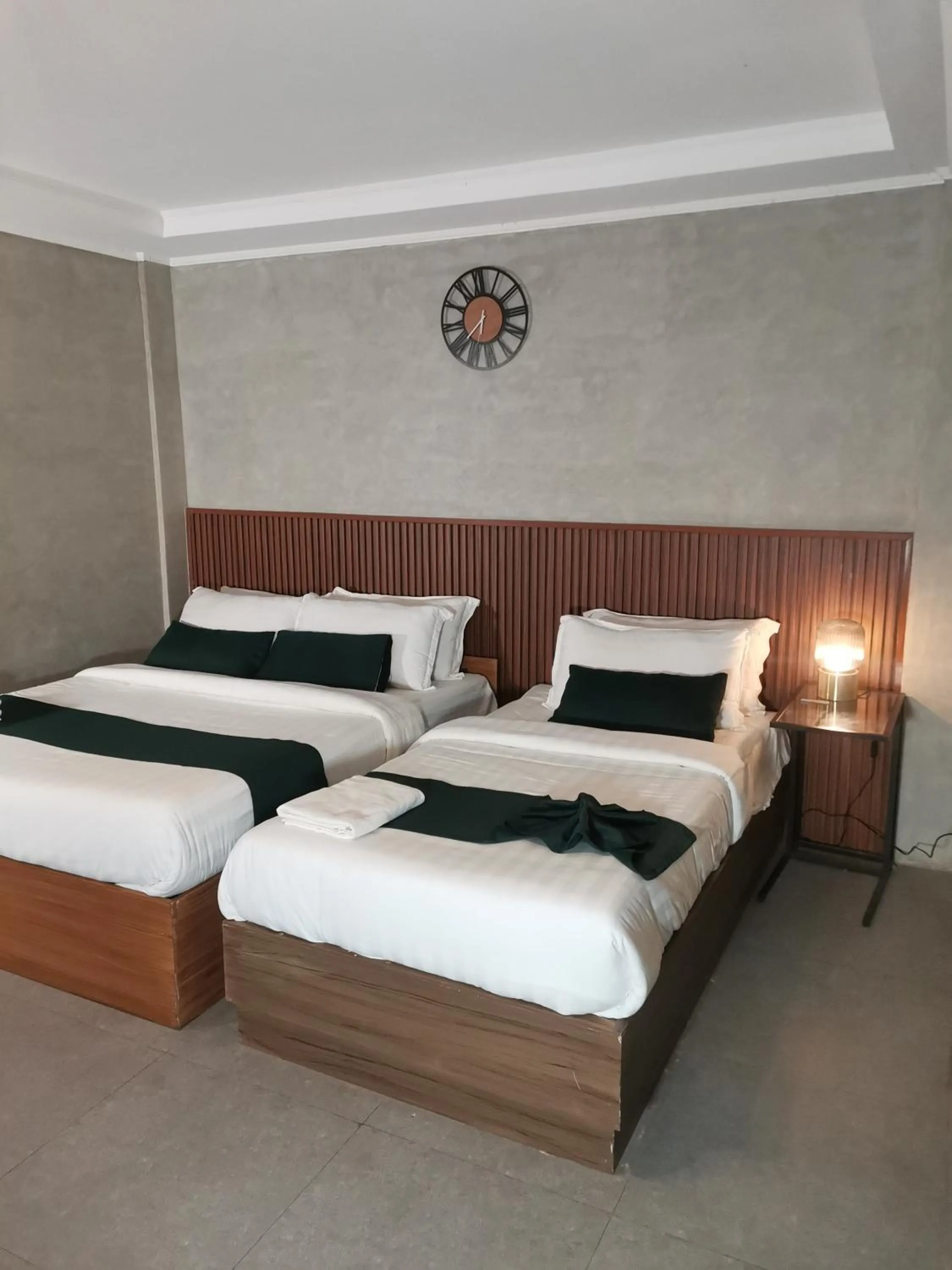Bedroom, Bed in Townhouse Oak Grey Hotel Near Clark International Airport