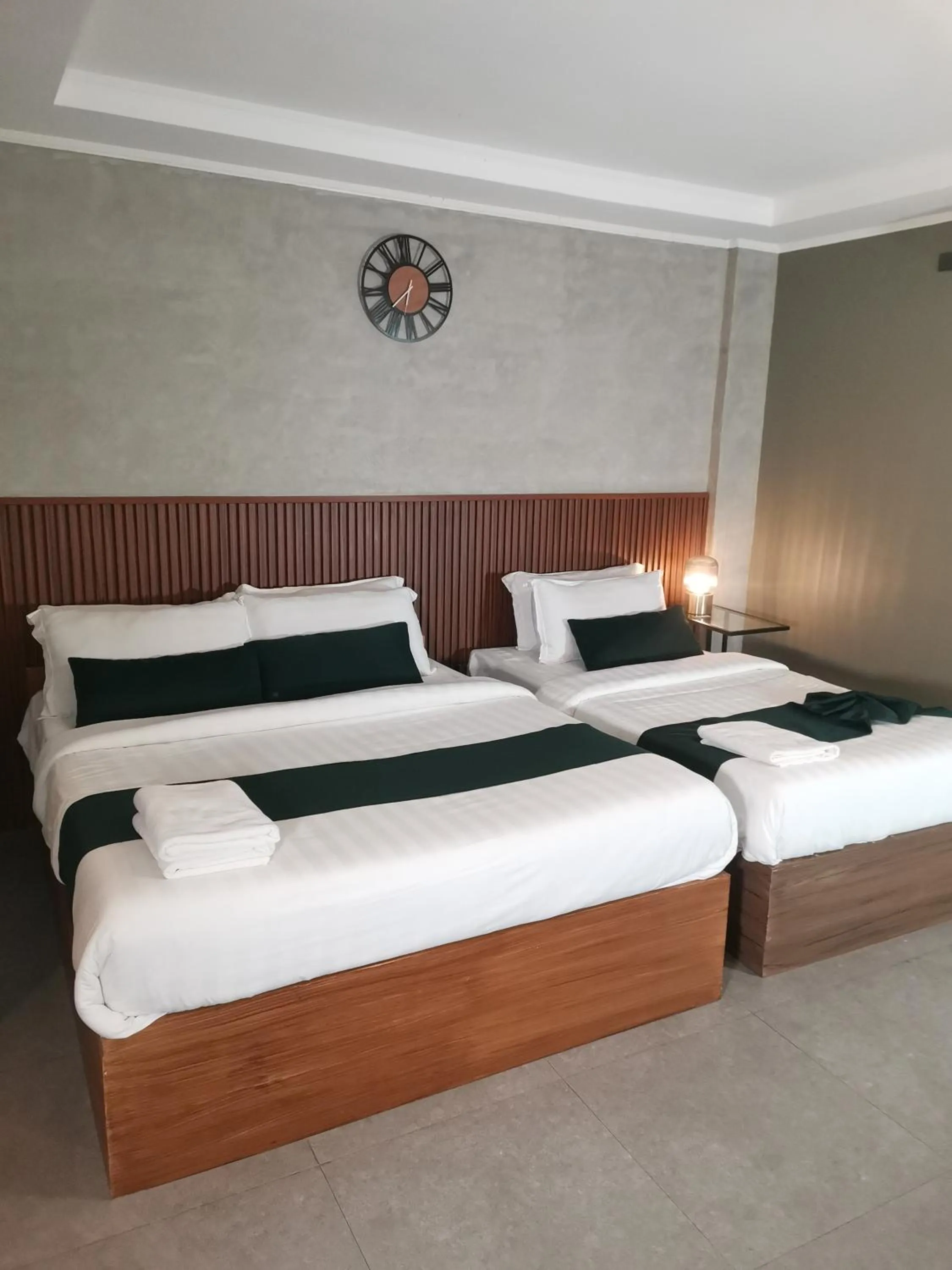 Bedroom, Bed in Townhouse Oak Grey Hotel Near Clark International Airport