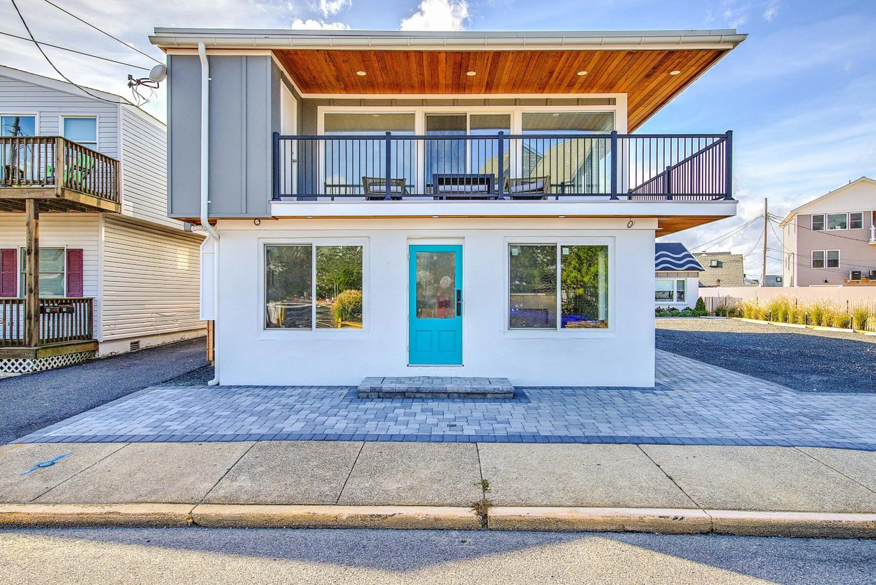 Property building in Casa del Mar