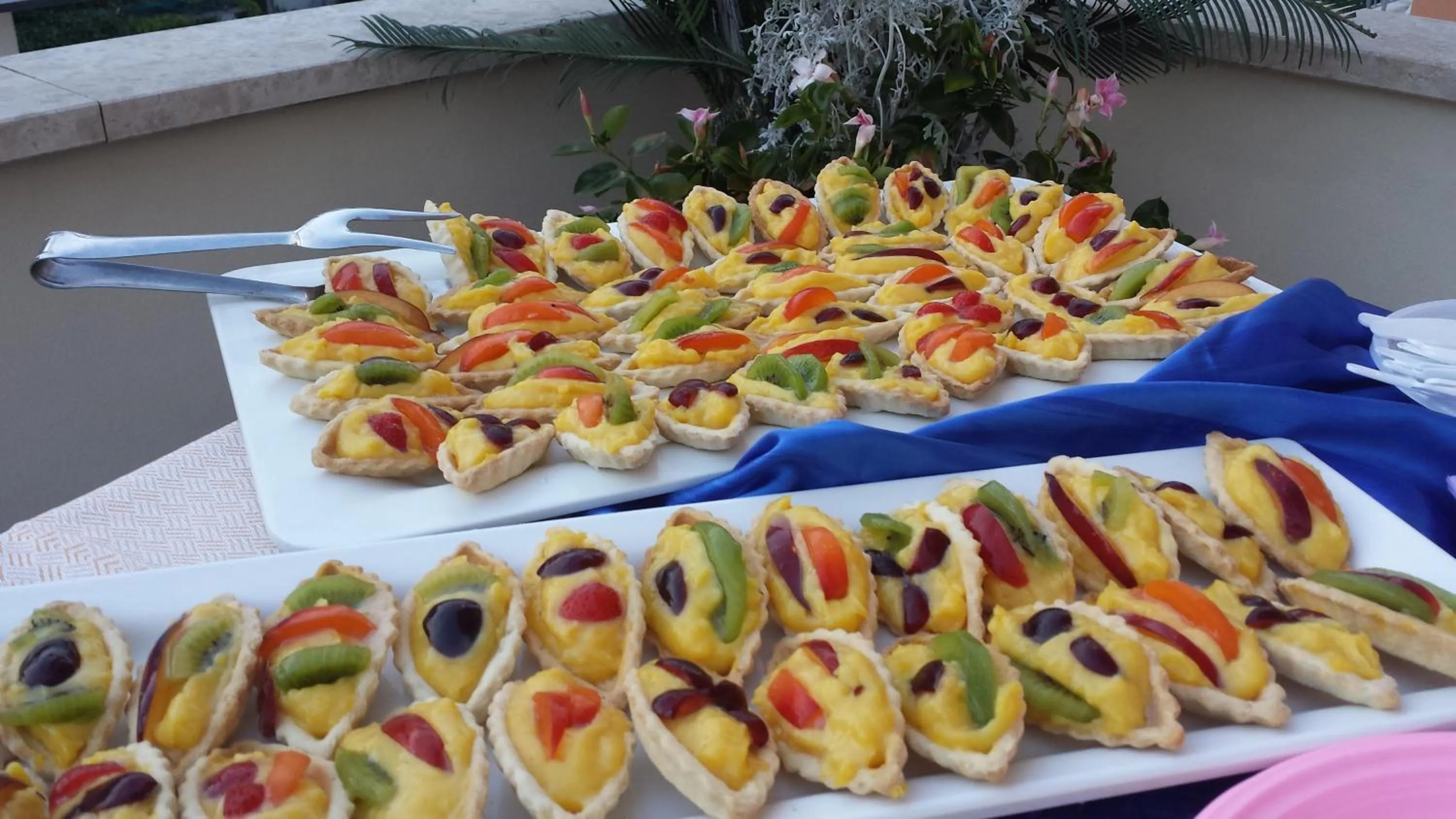 Restaurant/places to eat in Hotel Cannes