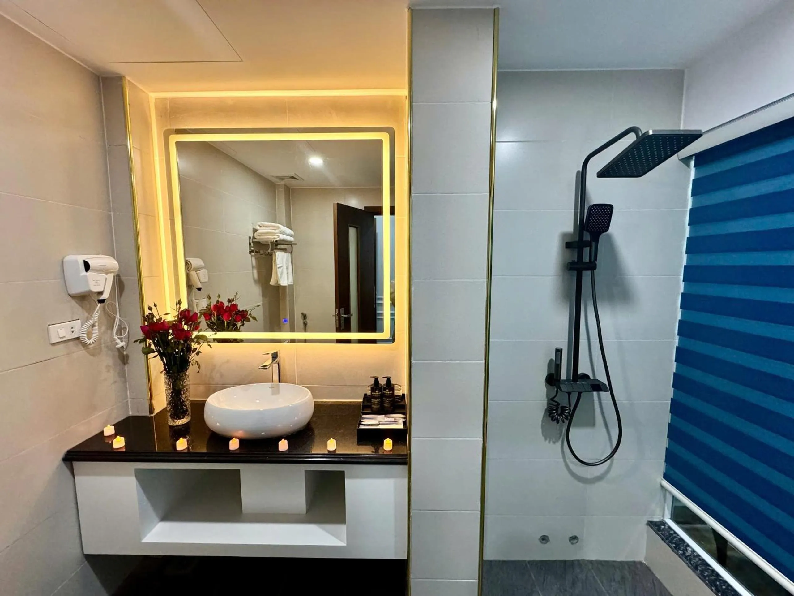 Shower in Luxury Hanoi Hotel