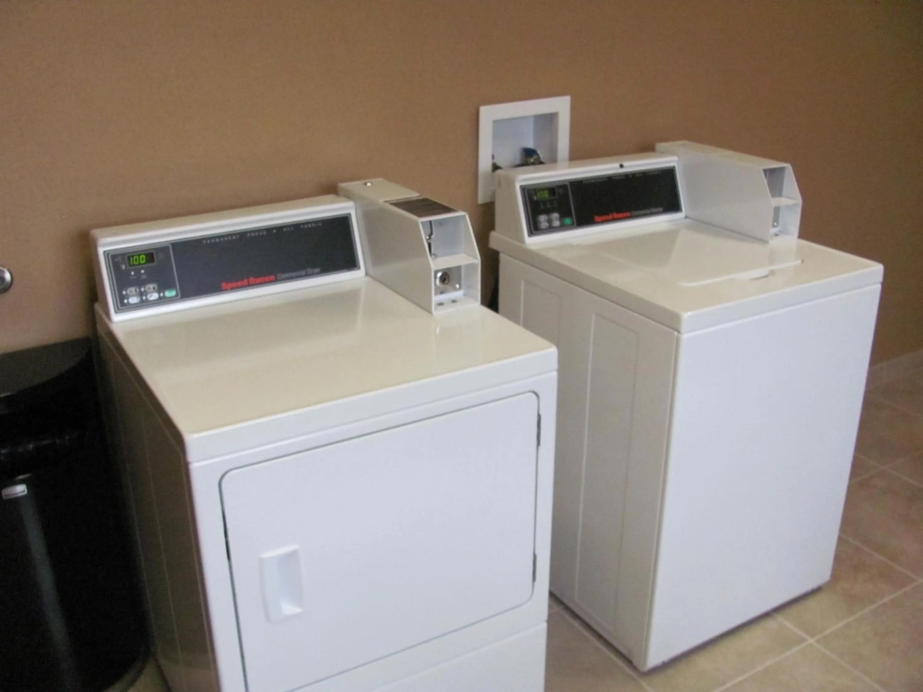 Area and facilities in Cobblestone Inn & Suites - Ambridge