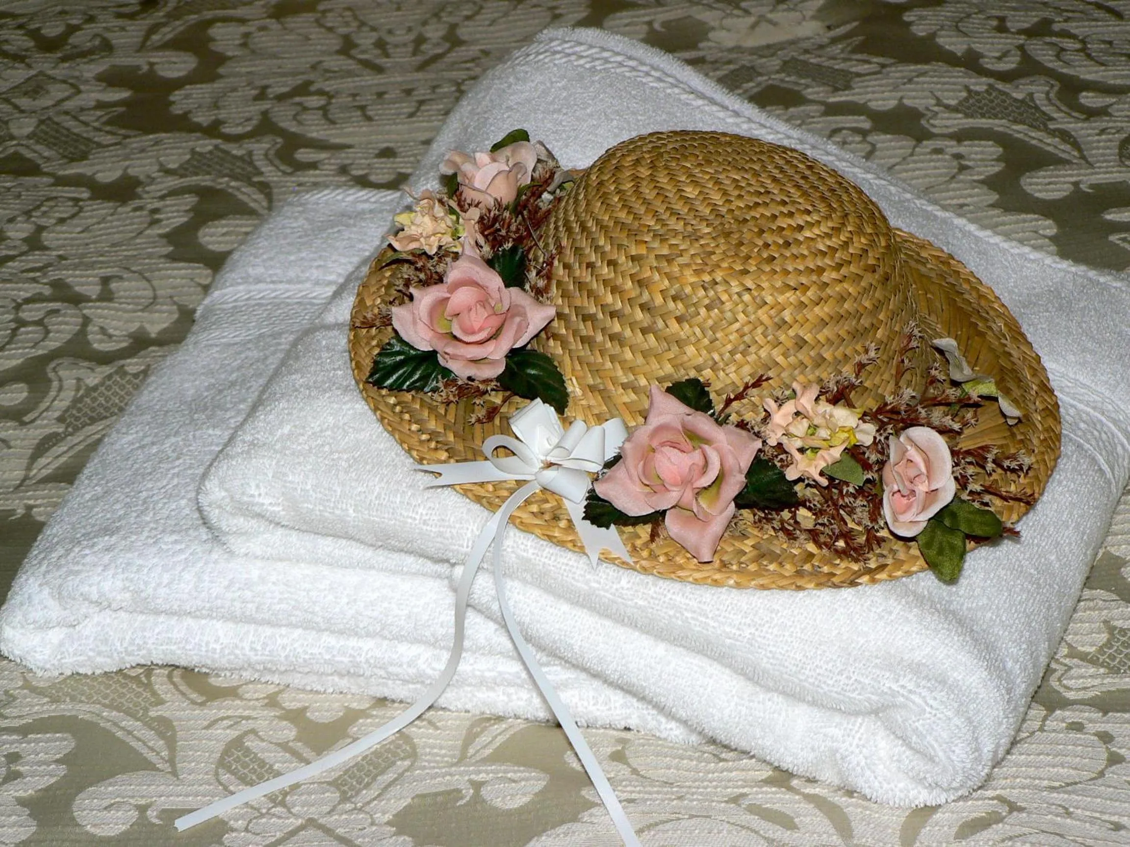 Decorative detail in Cedar Song B&B