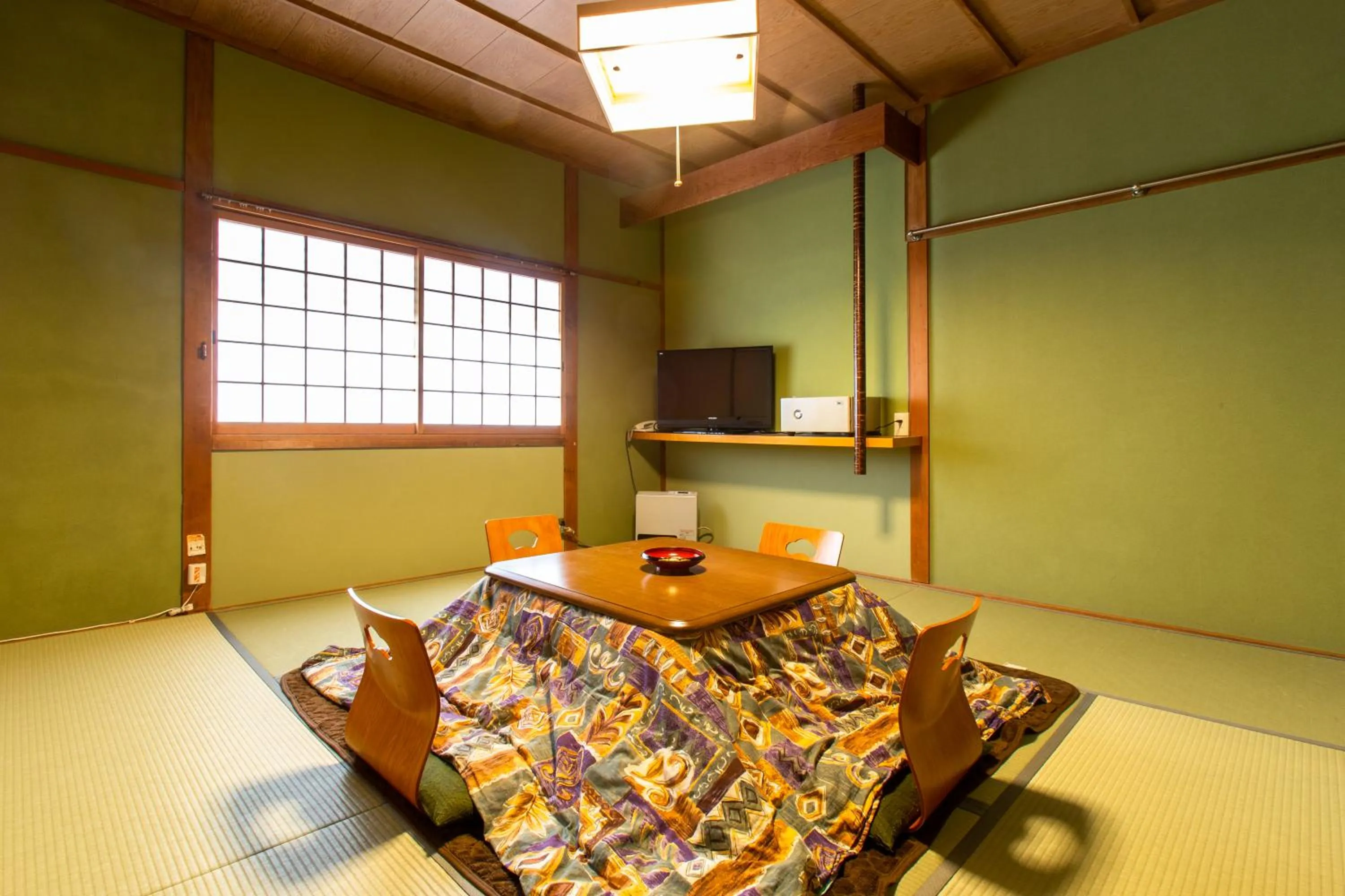 TV and multimedia in Oyado Hisaya