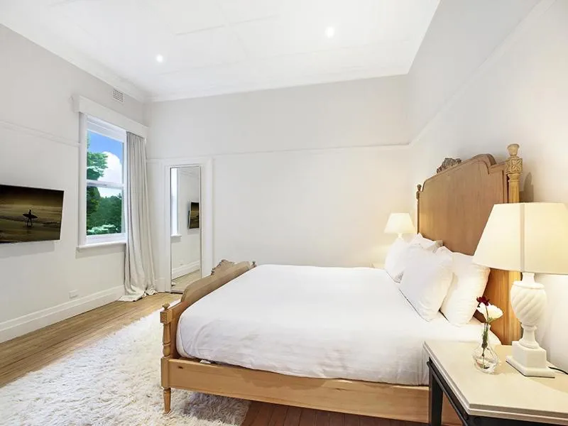 Bedroom in The Robertson Hotel