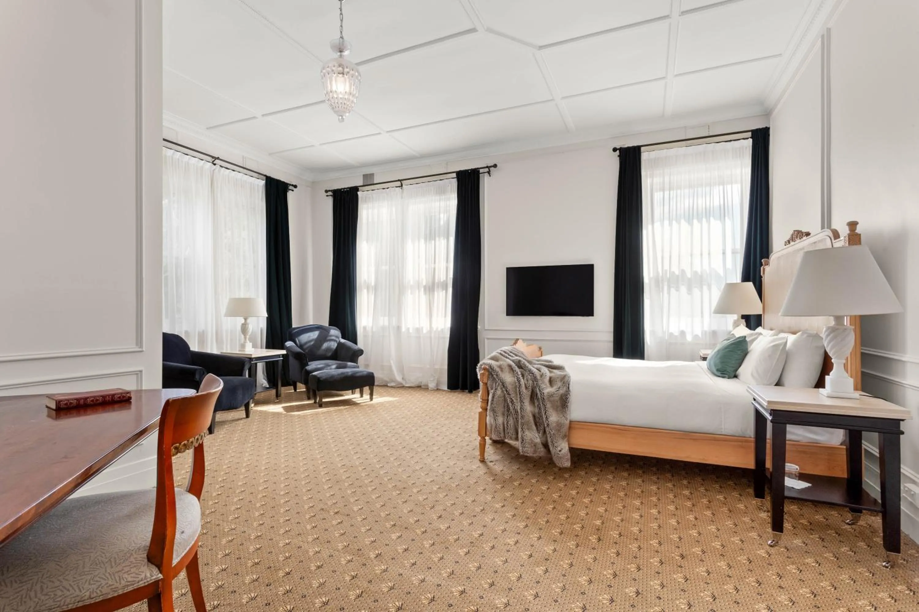 Bedroom in The Robertson Hotel