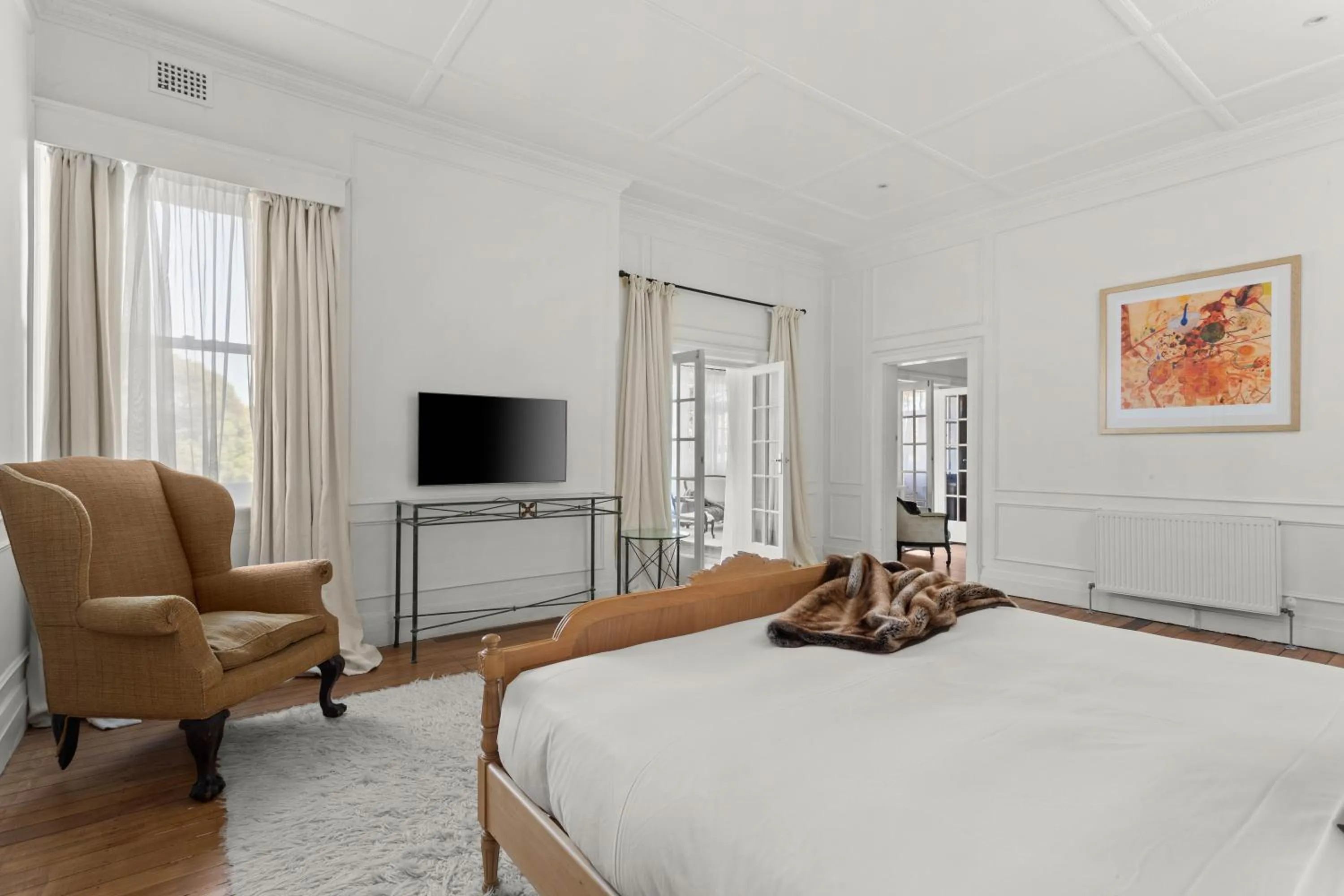 Bedroom in The Robertson Hotel