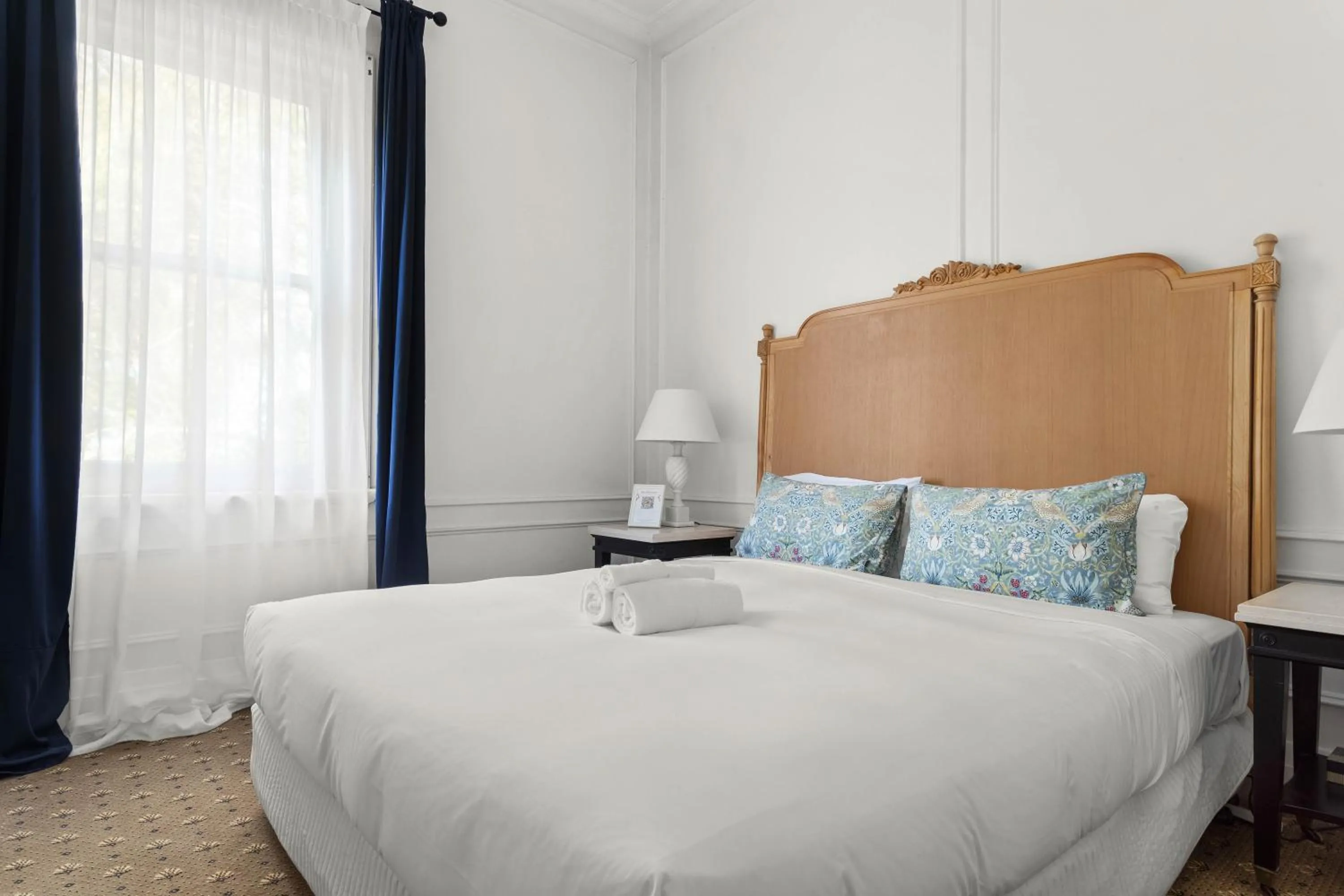 Bedroom in The Robertson Hotel