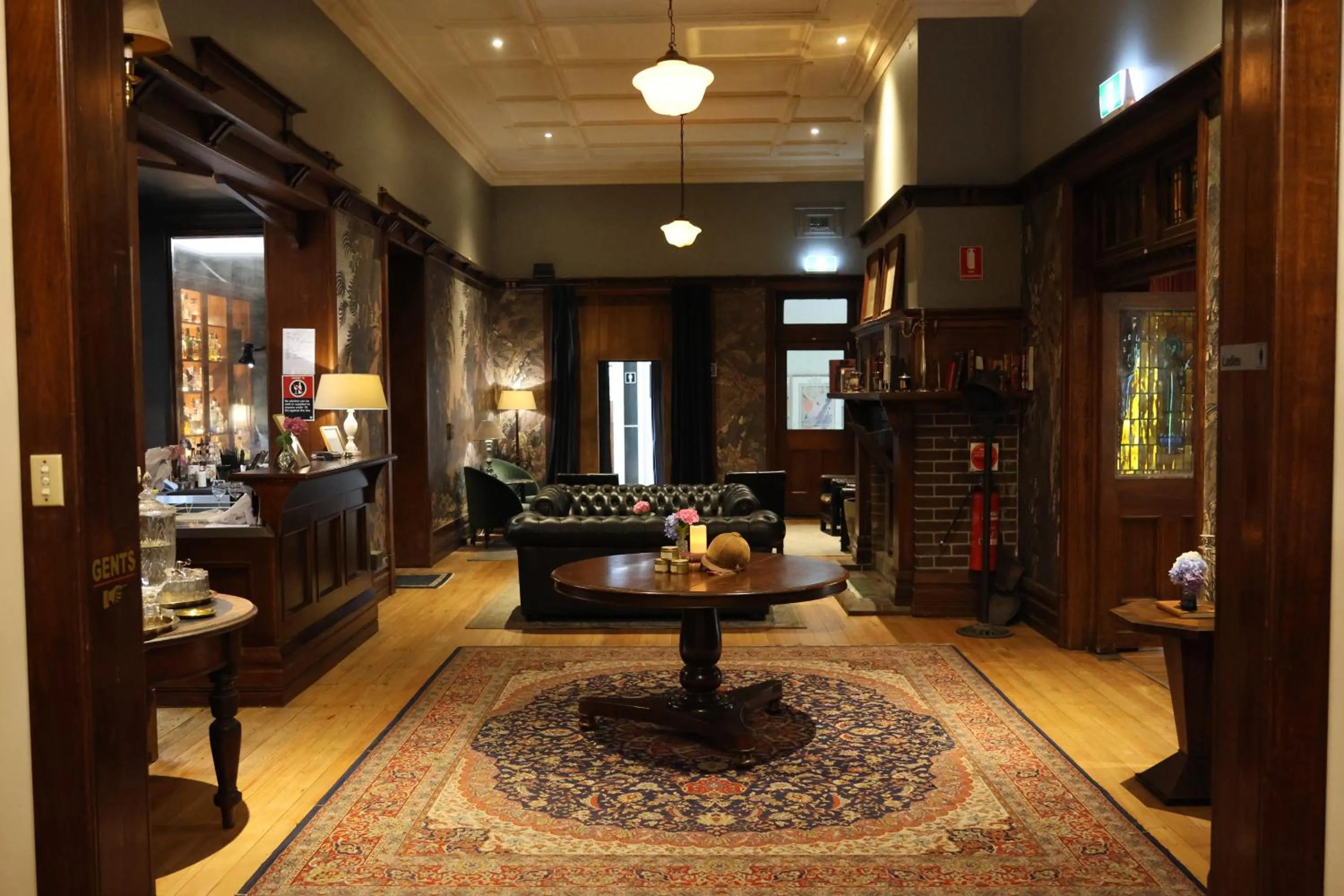 Restaurant/places to eat in The Robertson Hotel