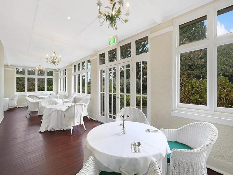 Buffet breakfast in The Robertson Hotel