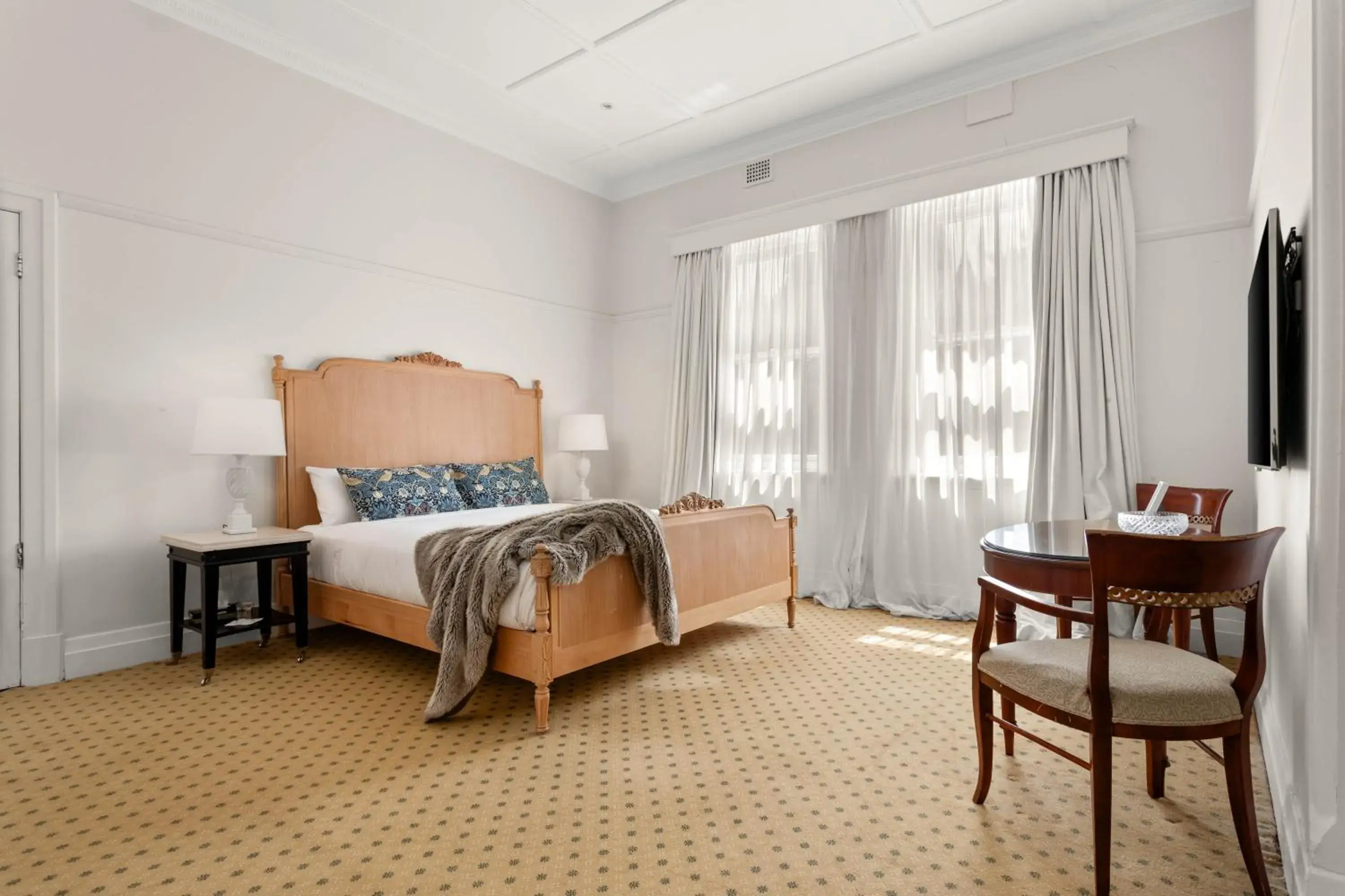 Family Room with Private Bathroom in The Robertson Hotel Family Room with Private Bathroom in The Robertson Hotel