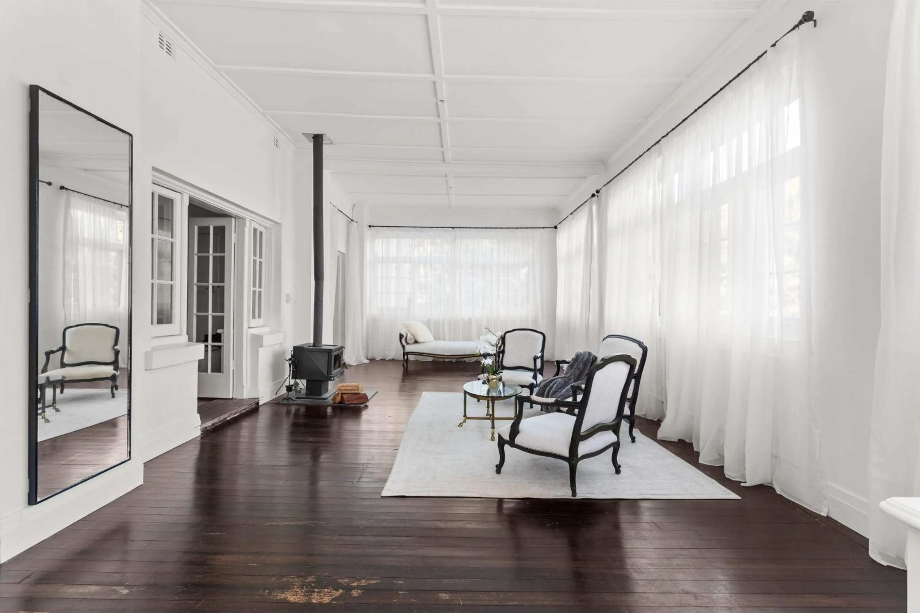 Living room in The Robertson Hotel
