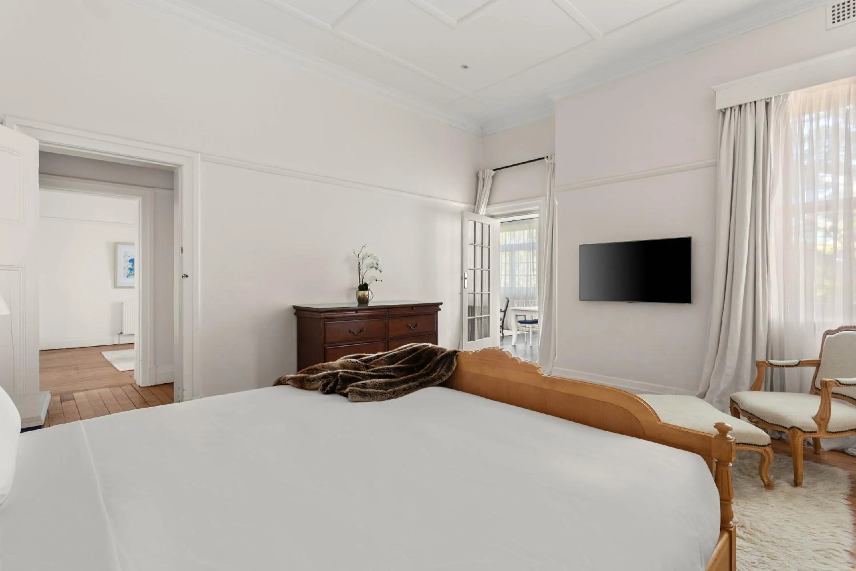 Bedroom in The Robertson Hotel