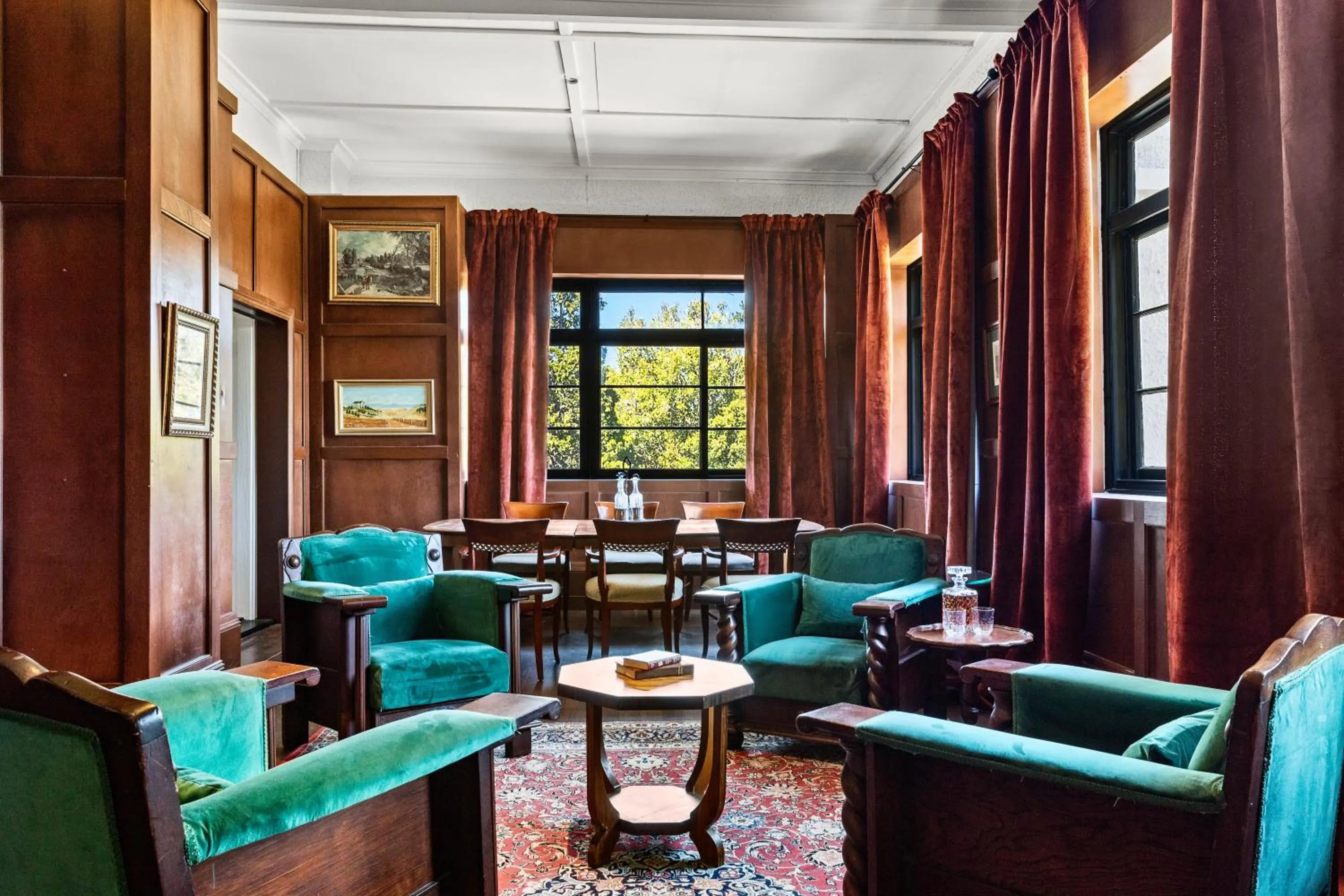 Living room in The Robertson Hotel