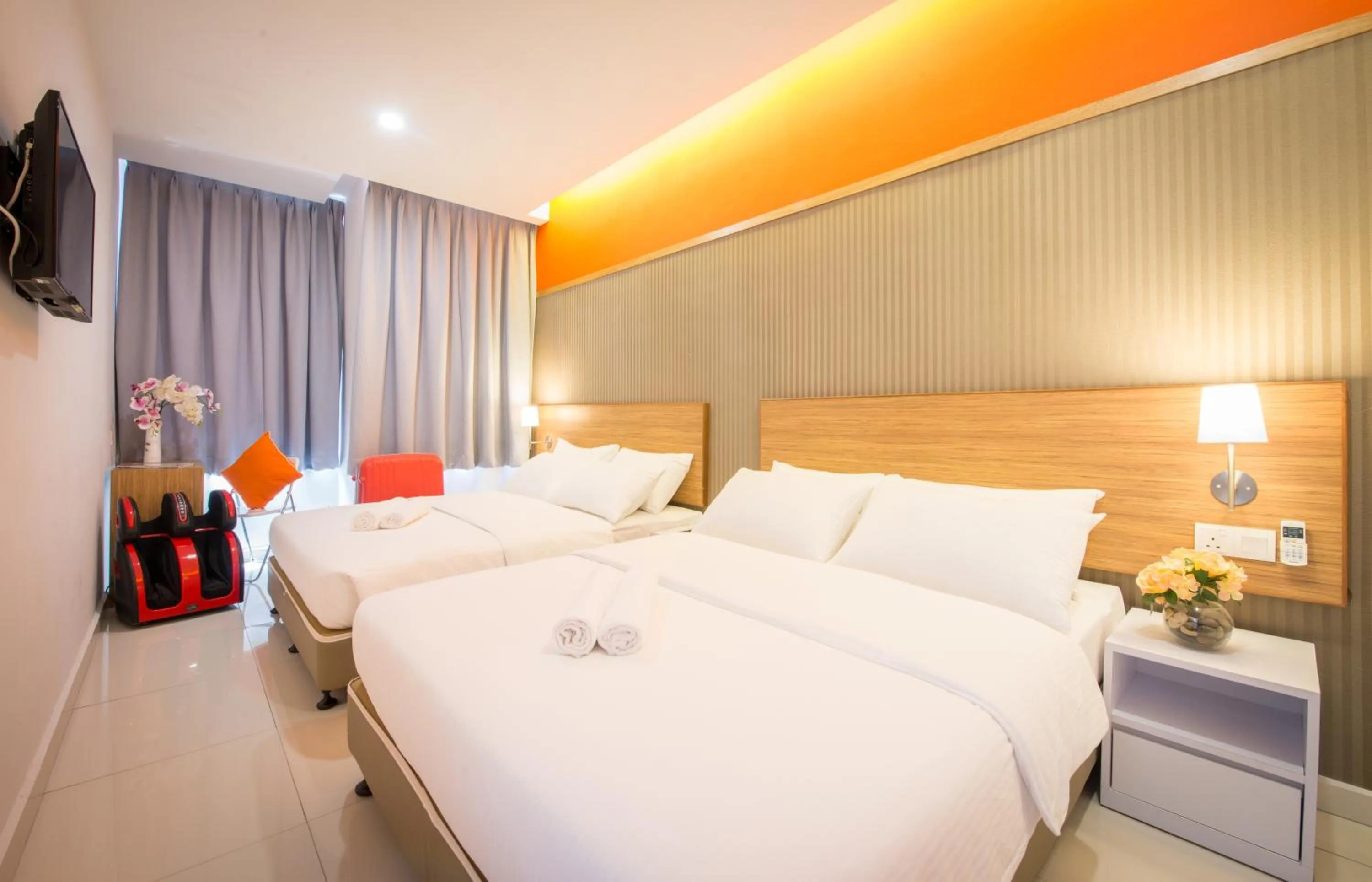 Photo of the whole room, Bed in Sovotel @ Bandar Menjalara