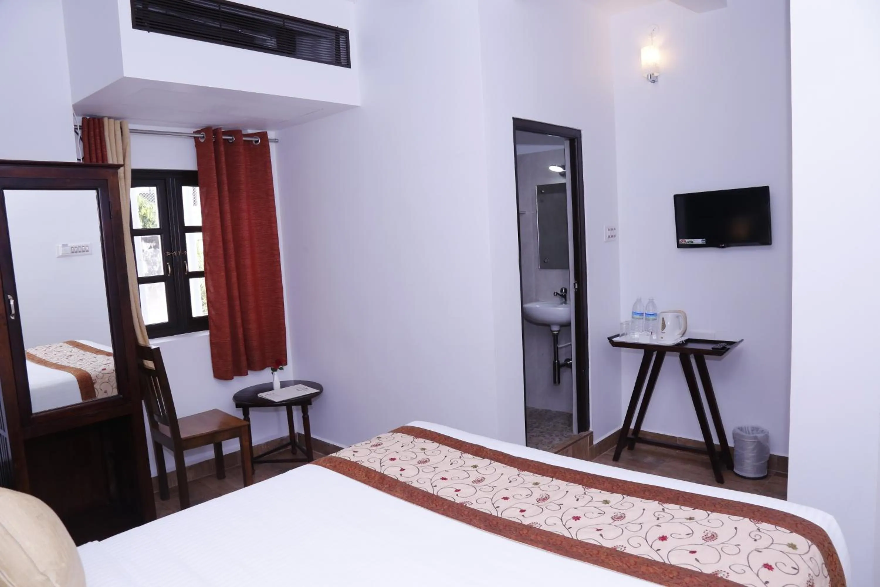 Day, Bed in Le Chateau