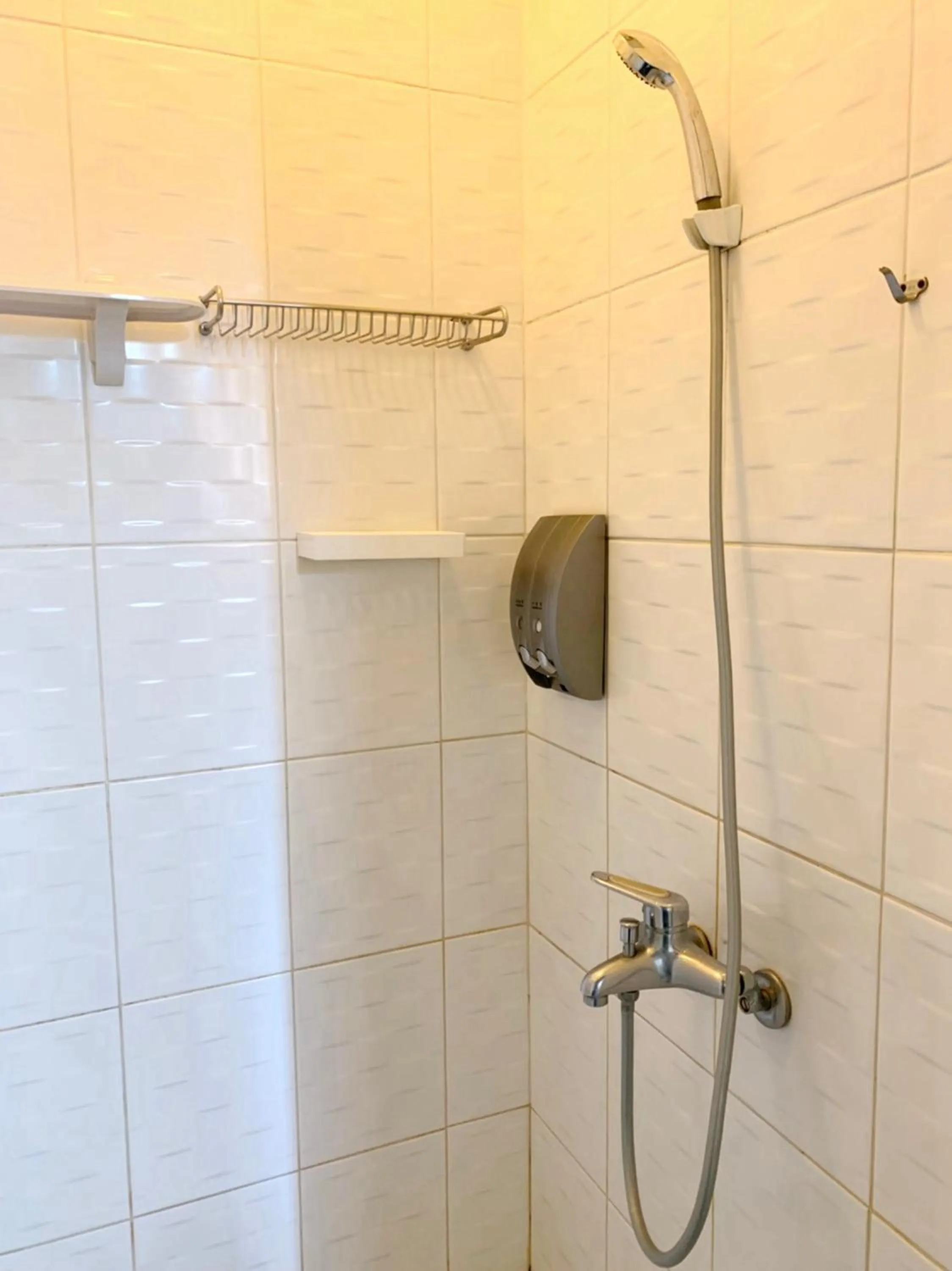 Shower in Backpacker 41 Hostel - Taichung