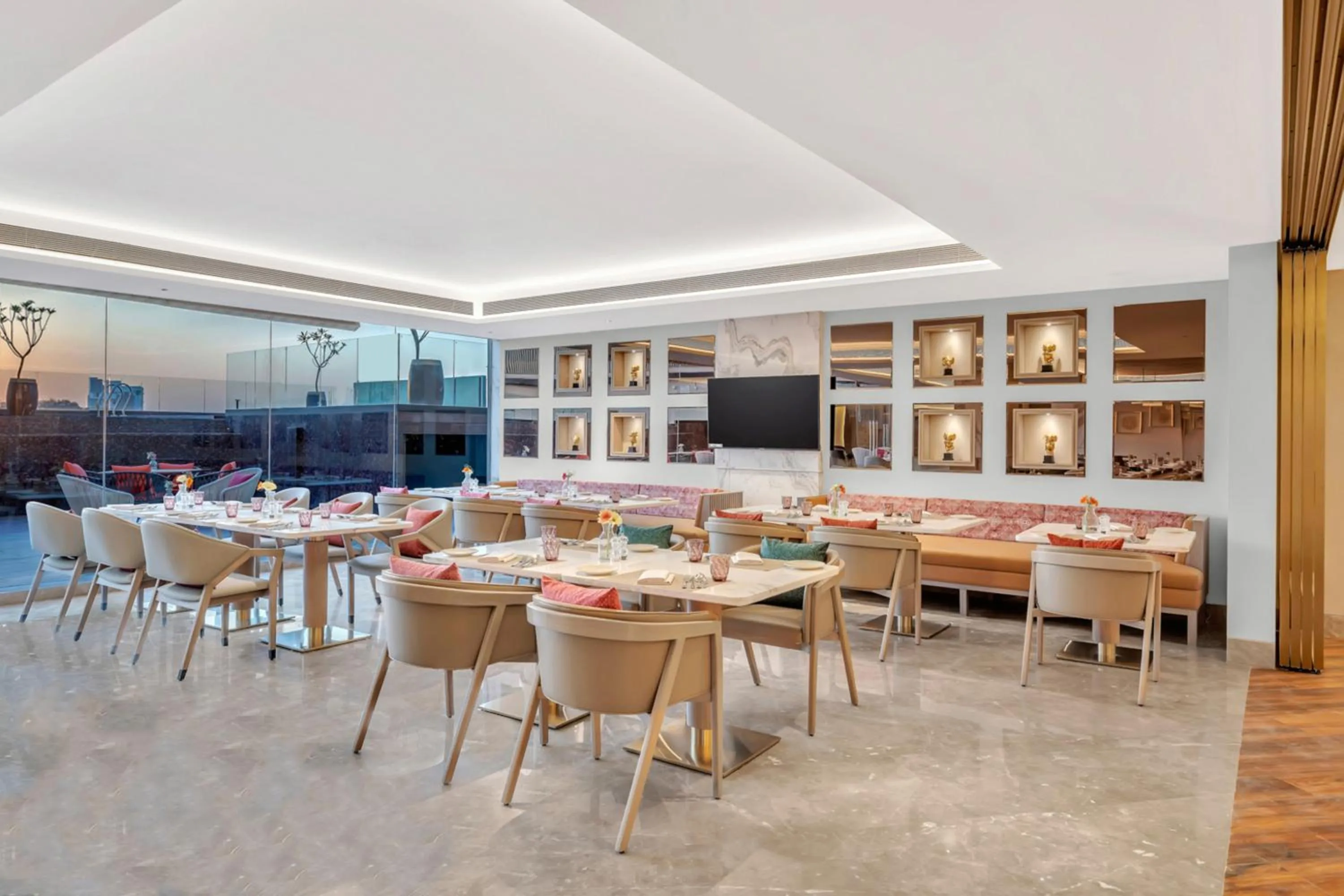 Restaurant/places to eat in Hilton Garden Inn Jabalpur